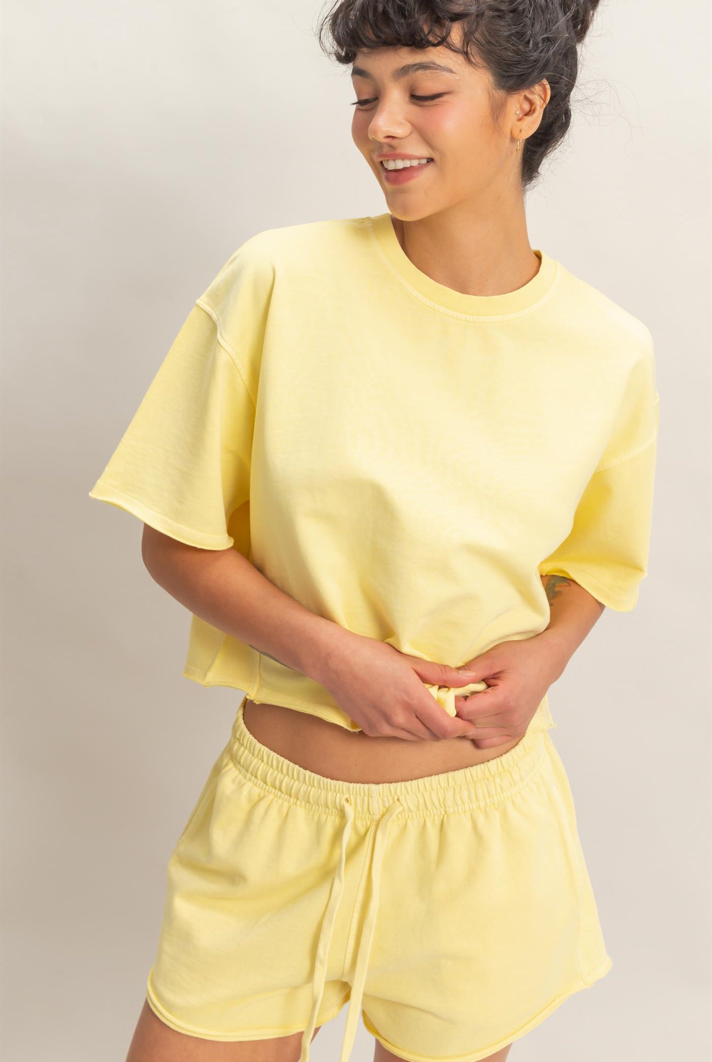 Wholesale Short Sleeve Crew Neck Top And Shorts Set Clothing DZ26C668-SET PALE YELLOW DOUBLE ZERO