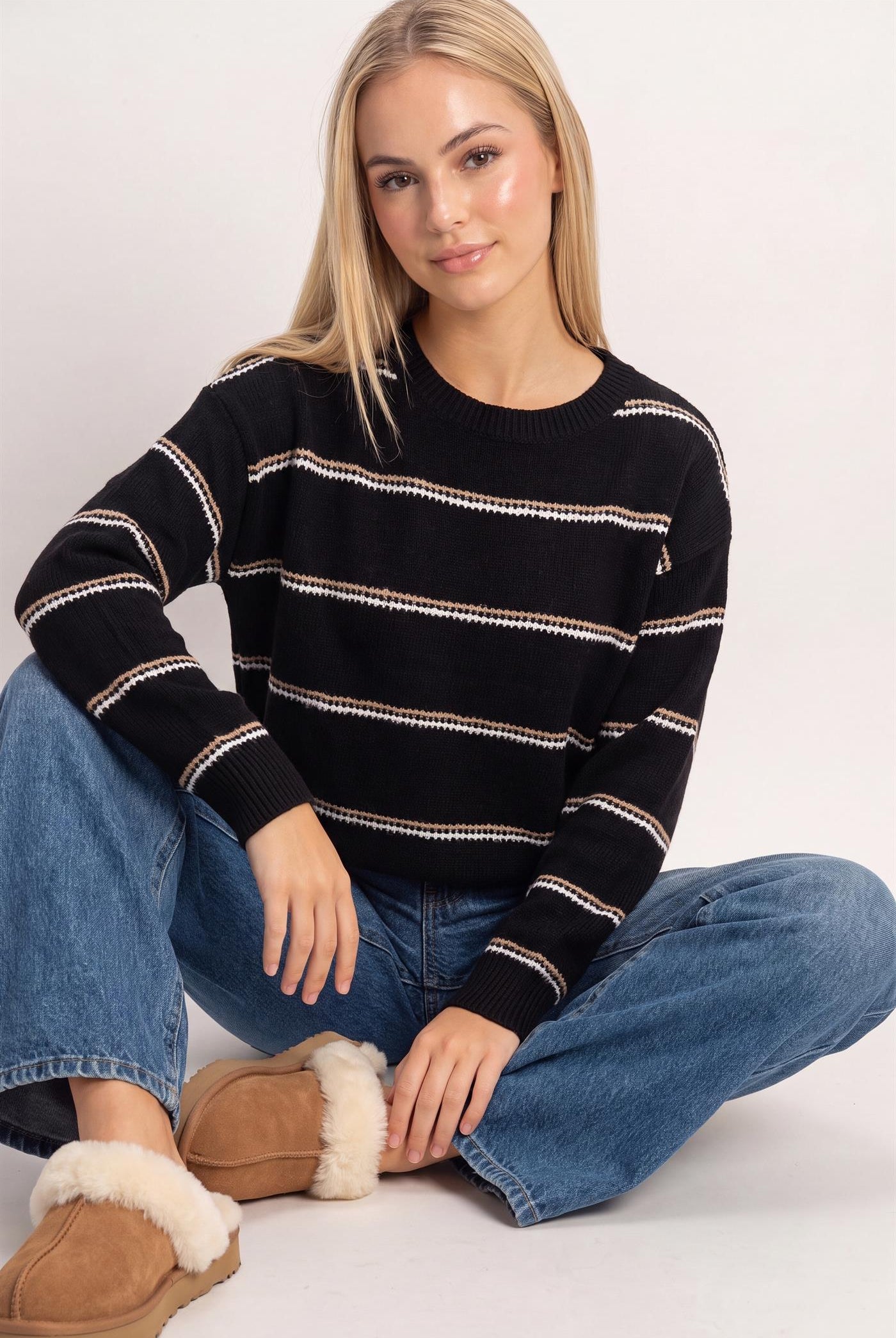 Wholesale Striped Crew Neck Sweater Sweaters HF26E696-D BLACK HYFVE