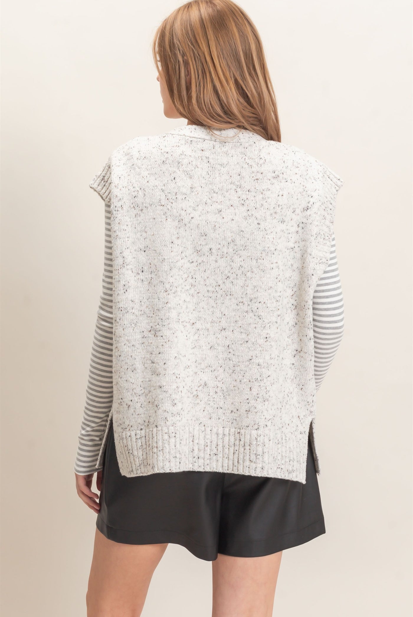 Wholesale V-Neck Knit Vest Sweaters HF26E484 OATMEAL HYFVE