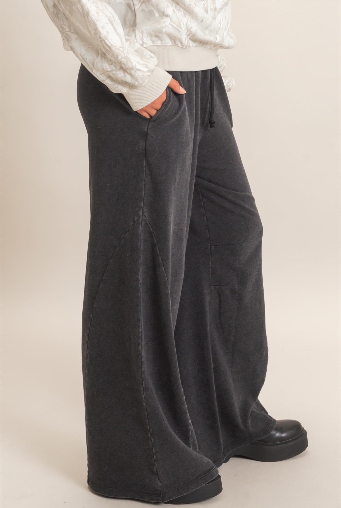 Wholesale Mineral Washed Wide Leg Pants Pants DZ26F082 BLACK DOUBLE ZERO