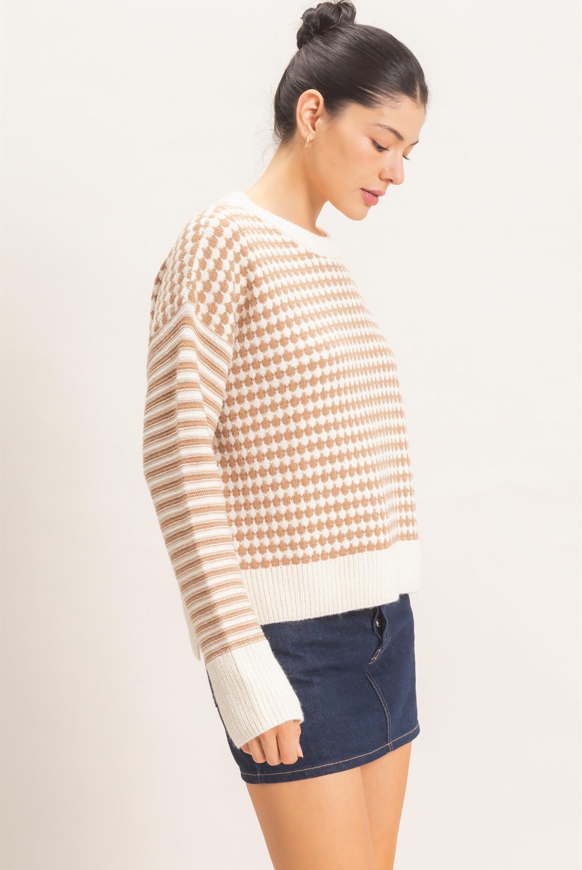 Wholesale Mixed Pattern Long Sleeve Sweater Sweaters HF26E821 TAUPE HYFVE