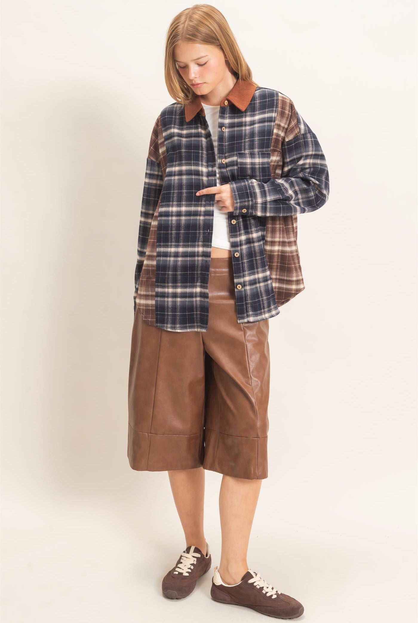 Wholesale Plaid Button-Up Shirt With Corduroy Collar Shirts HF26E157 BLACK HYFVE