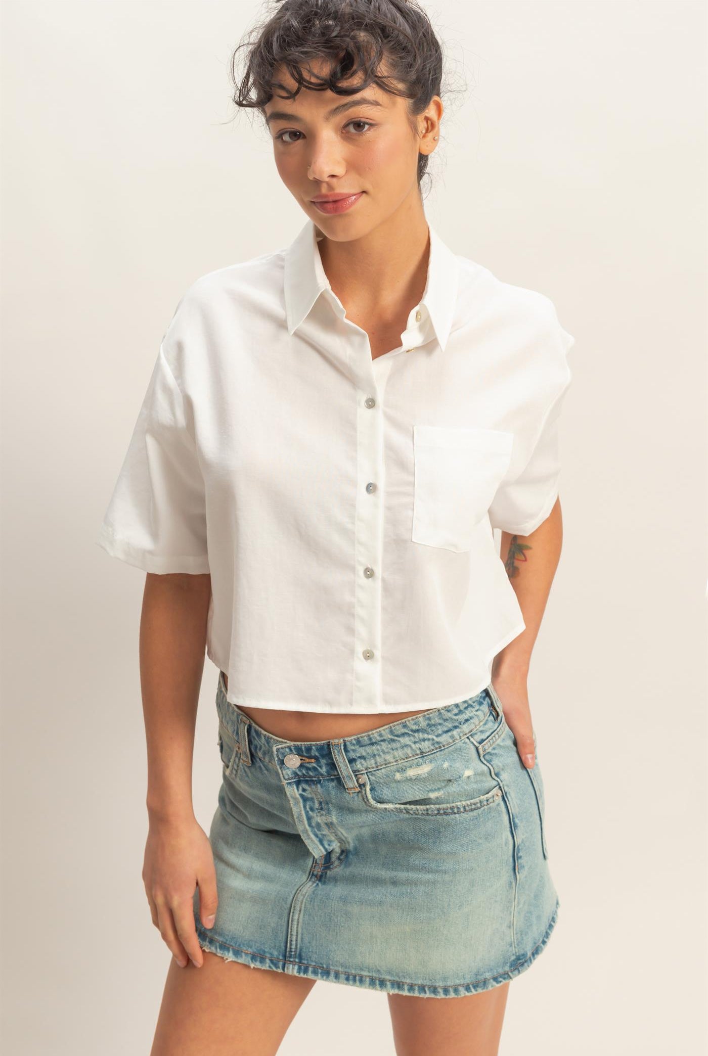 Wholesale Linen Blend Cropped Button-Up Shirt With Pocket Clothing Tops DZ26A583 WHITE DOUBLE ZERO