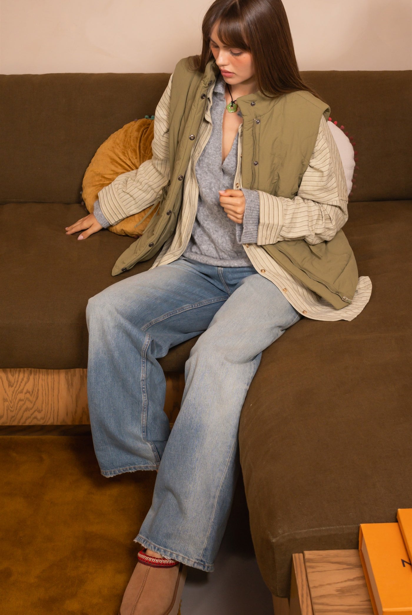 Wholesale Wave Quilted Ribbon Tie Detailed Puffer Vest Vests HF25E498 OLIVE HYFVE