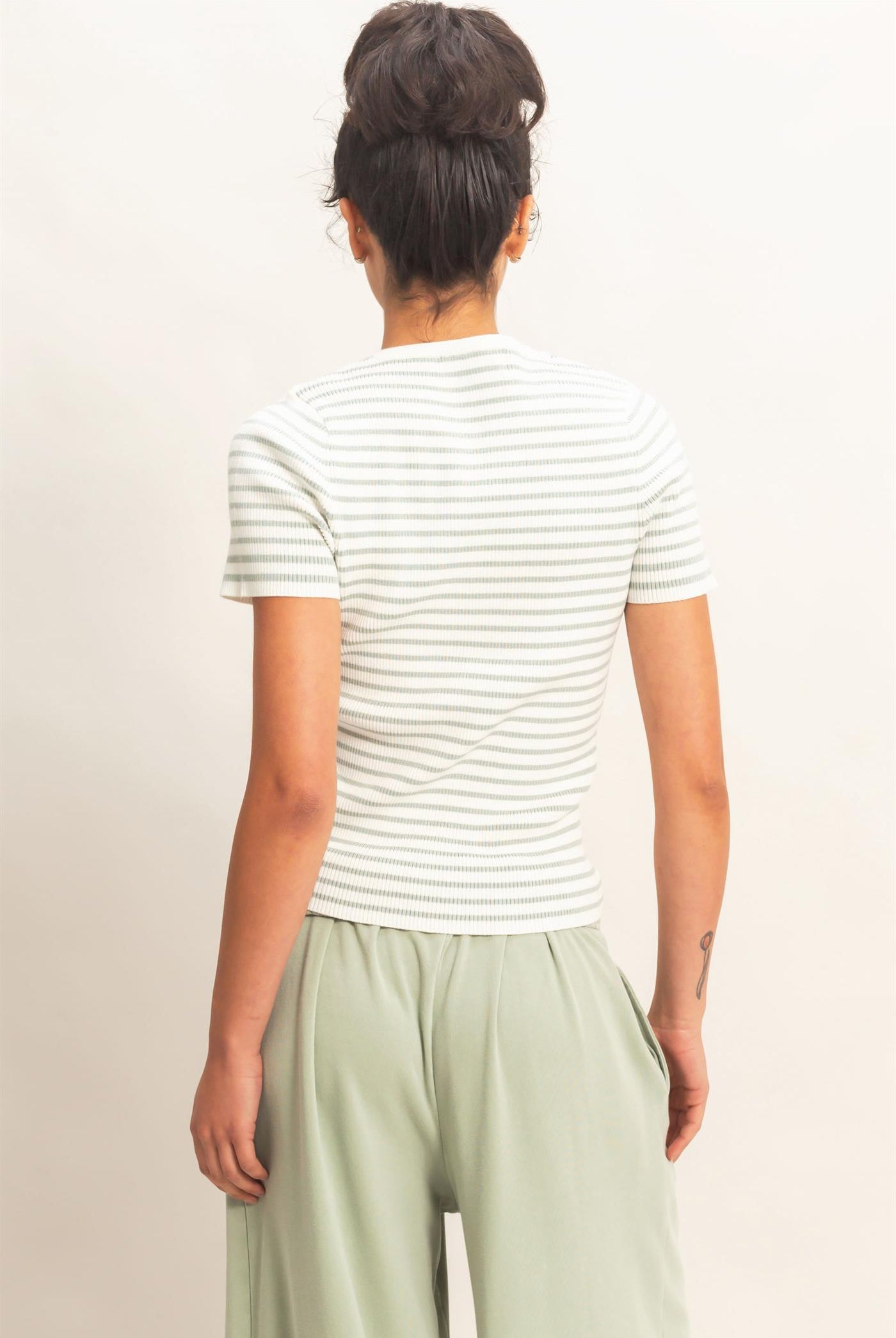 Wholesale Striped Ribbed Short Sleeve Crew Neck Knit Top Clothing Tops DZ26A450 SAGE GREEN DOUBLE ZERO