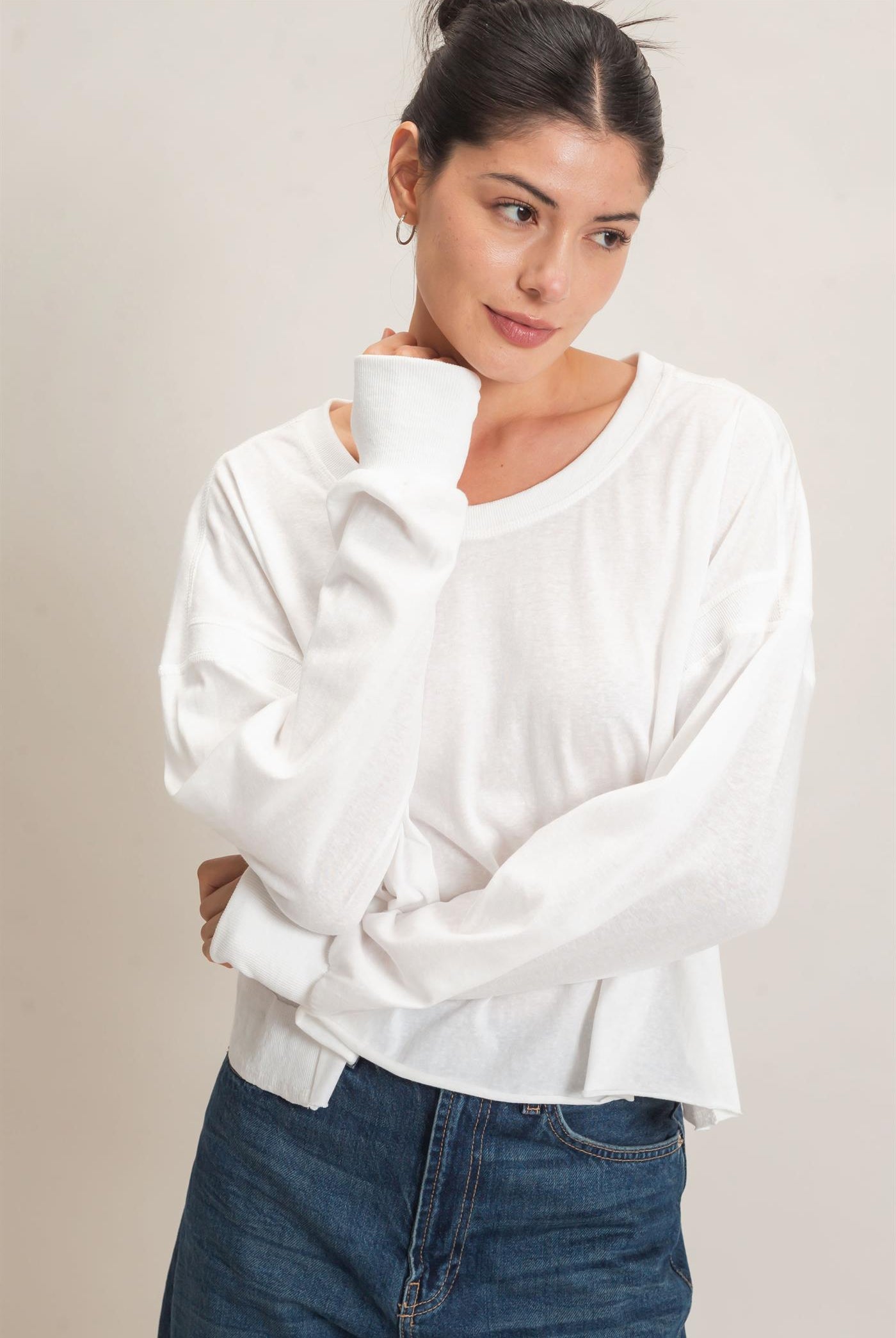 Wholesale Crew Neck Top Clothing Tops HF26C808 WHITE HYFVE