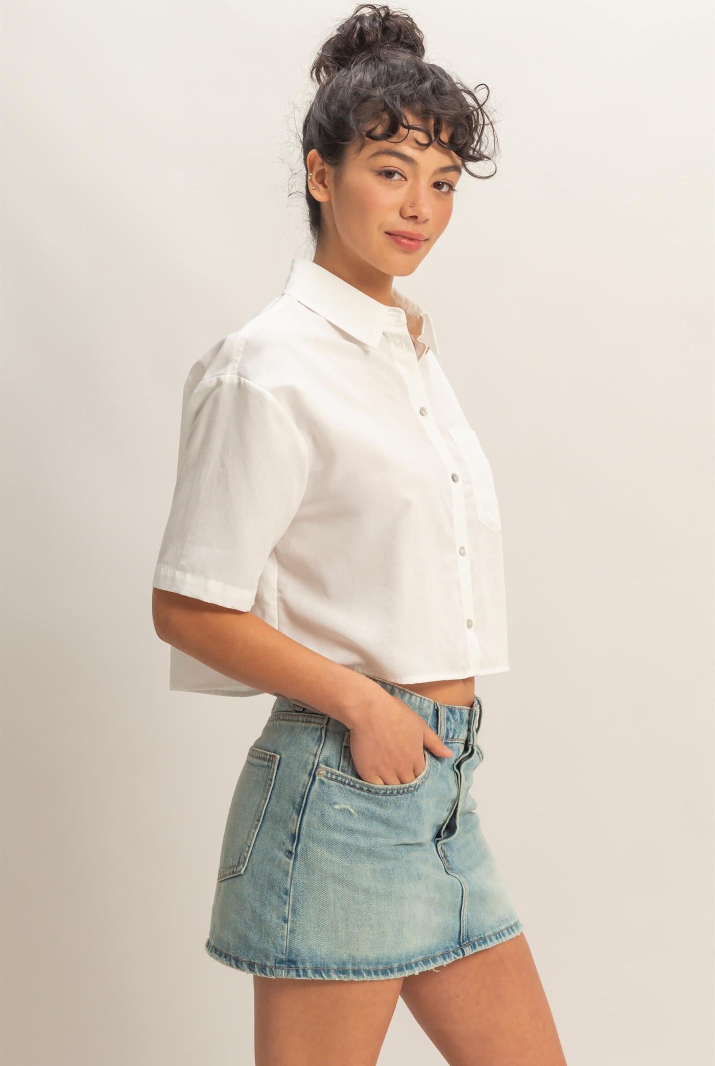 Wholesale Linen Blend Cropped Button-Up Shirt With Pocket Clothing Tops DZ26A583 WHITE DOUBLE ZERO
