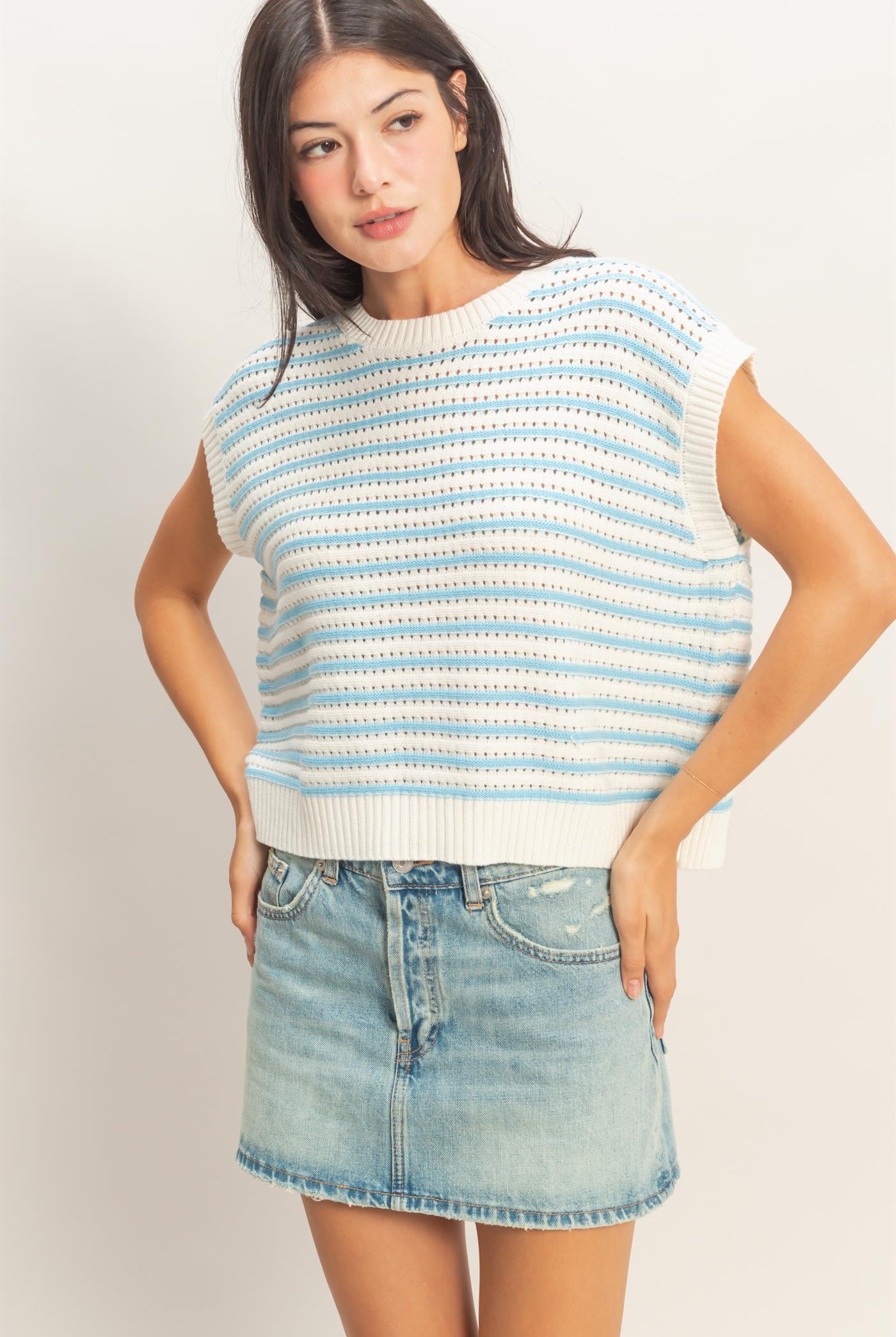 Wholesale Striped Sleeveless Crew Neck Top Sweaters DZ26A222 BLUE DOUBLE ZERO