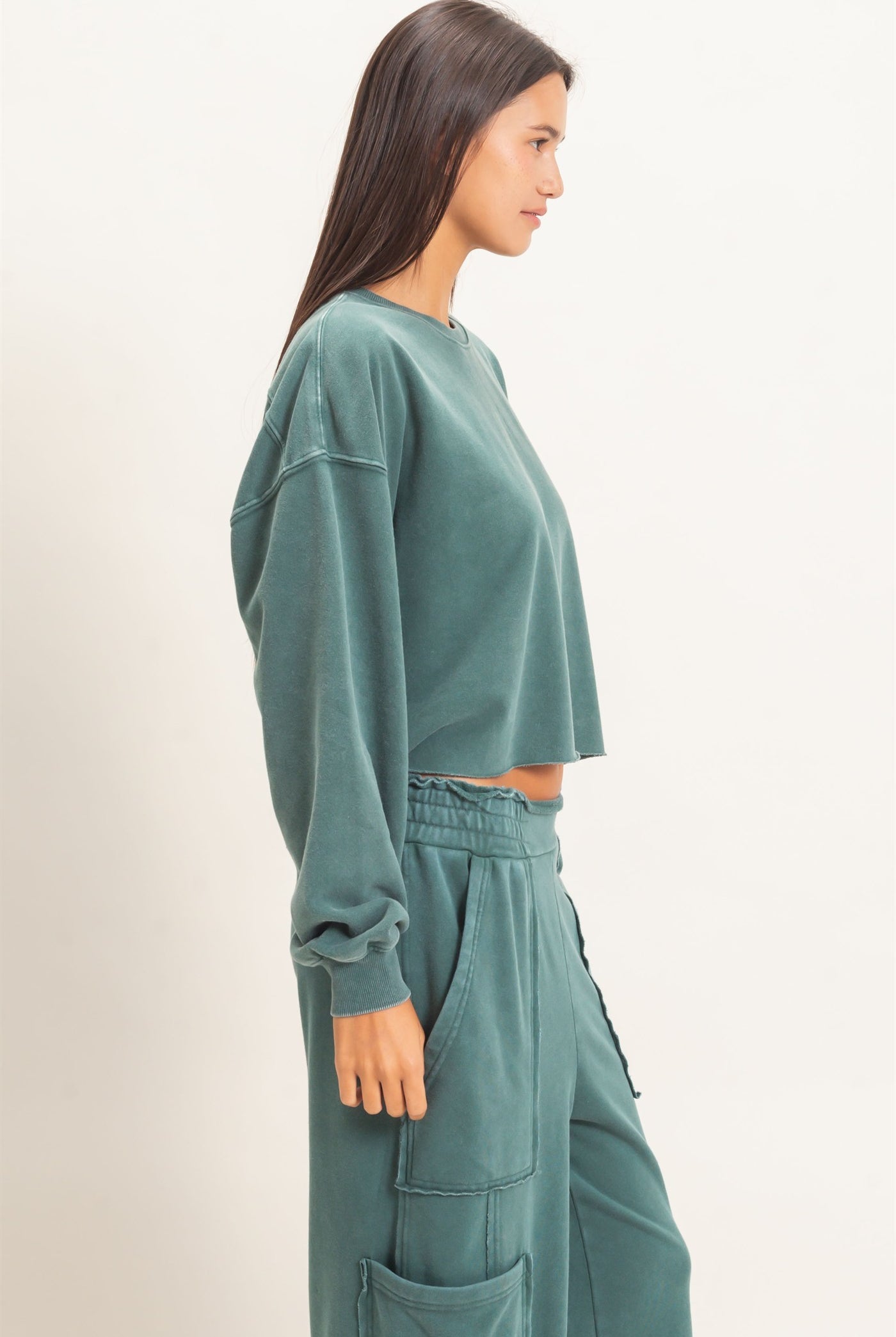Wholesale Mineral Wash Raw Hem Cropped Sweatshirt Sweatshirts DZ26C968 DARK GREEN DOUBLE ZERO