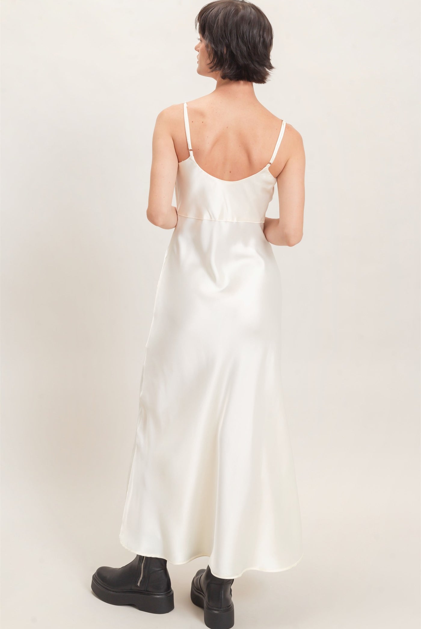 Wholesale Satin Slip Dress With Spaghetti Straps Dresses DZ26E380 CREAM DOUBLE ZERO