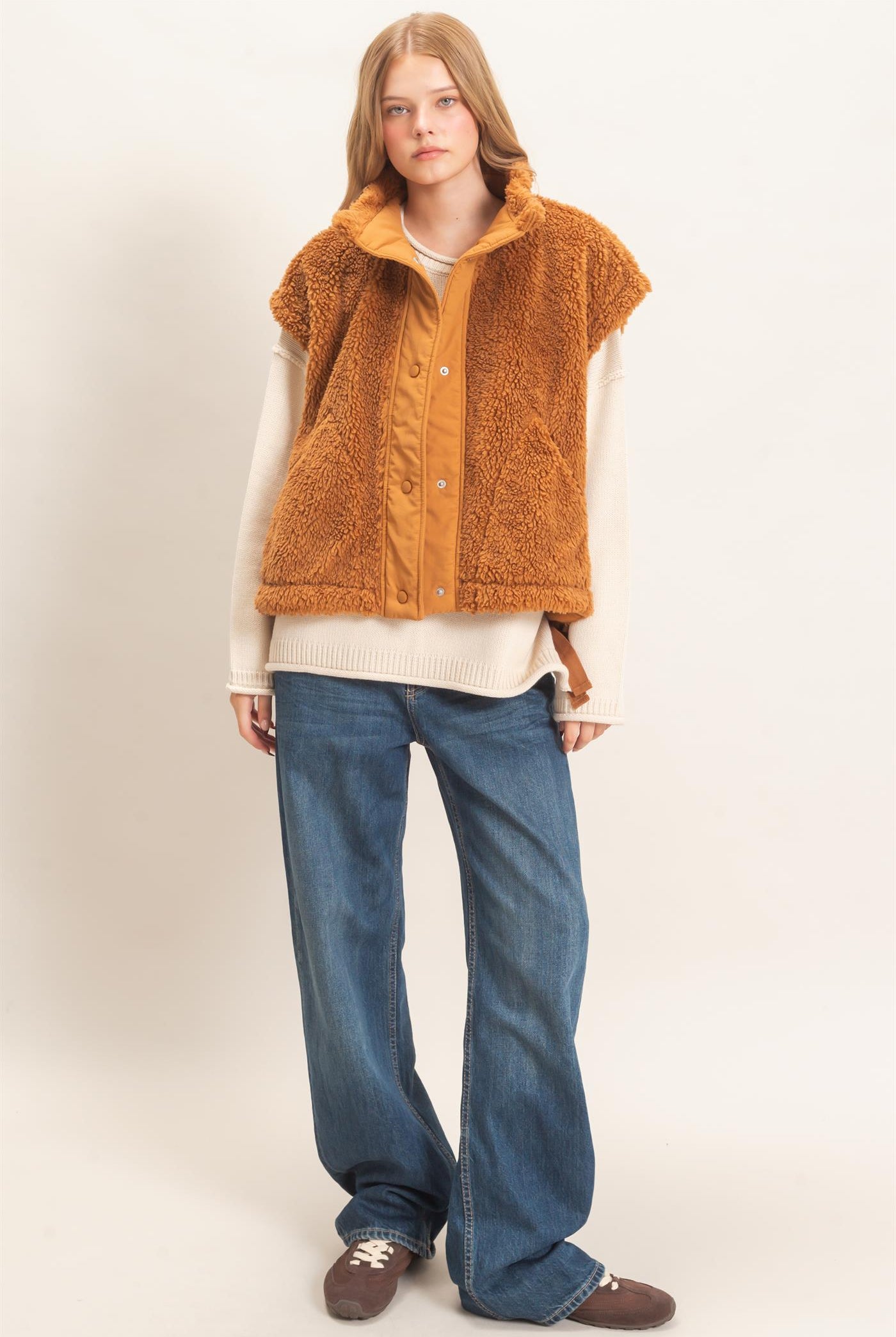Wholesale Sherpa Vest With Snap Closure Outerwear HF26F131-D CAMEL HYFVE