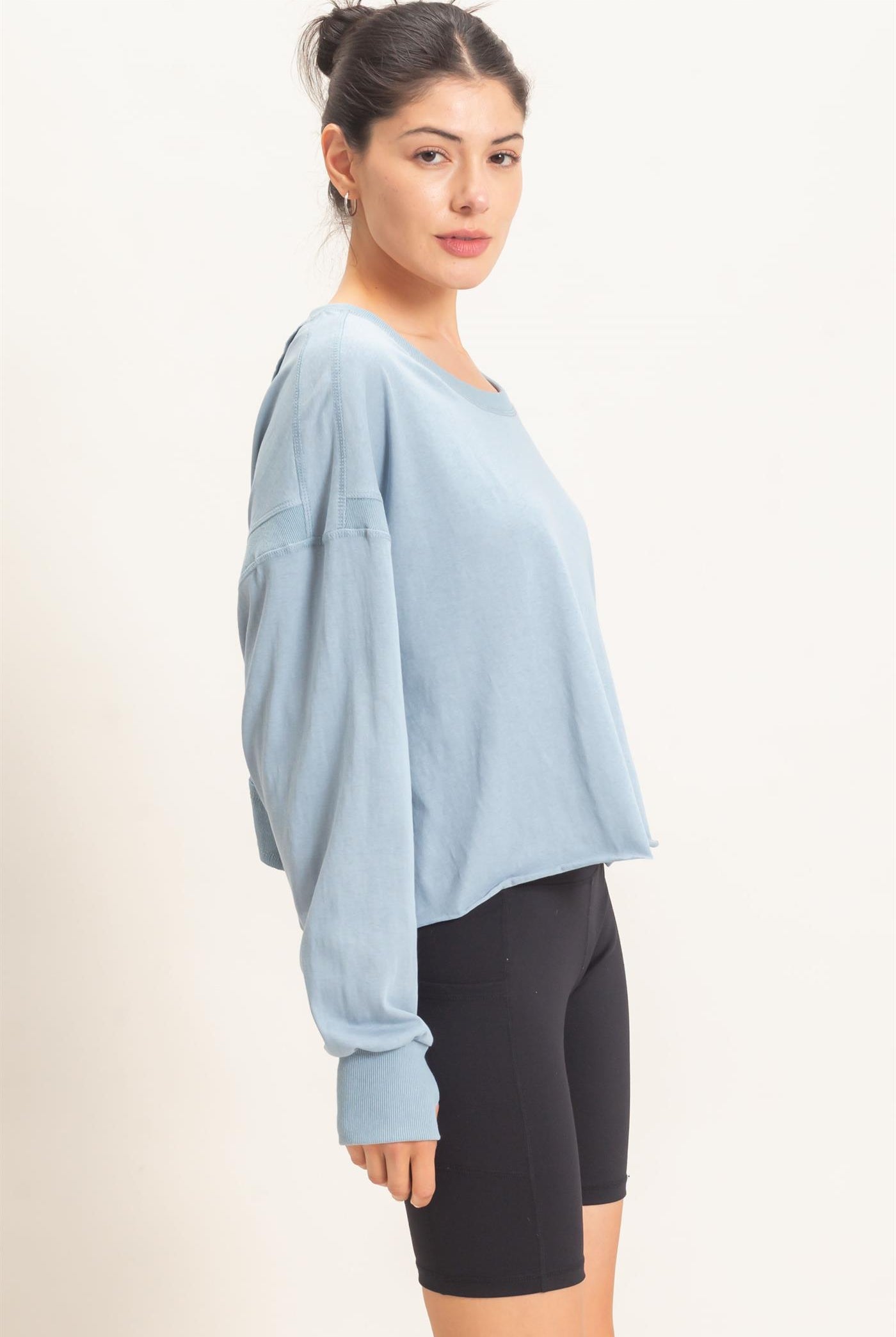 Wholesale Crew Neck Top Clothing Tops HF26C808 LIGHT BLUE HYFVE