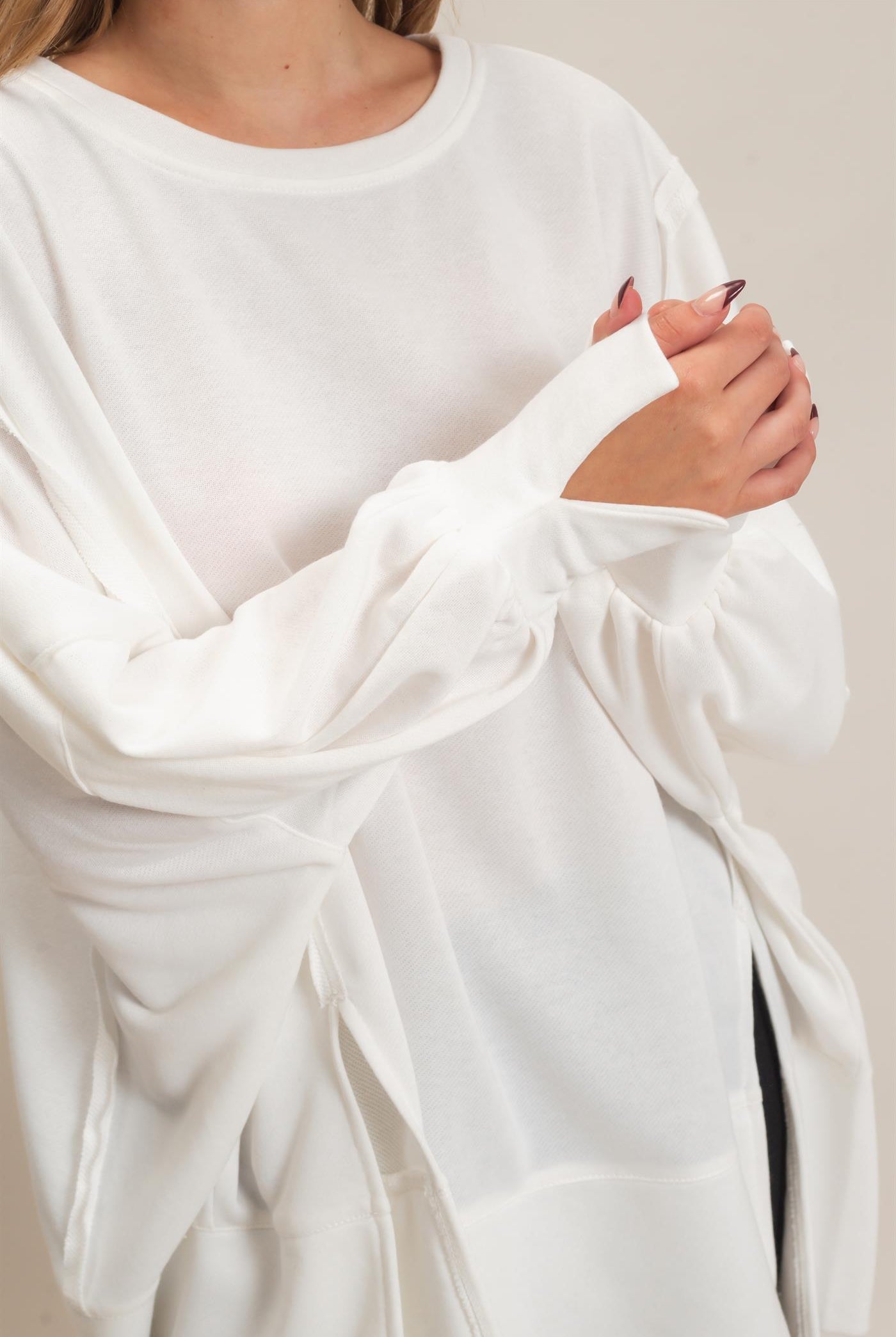 Wholesale Oversized Crew Neck Sweatshirt Sweatshirts HF26F132 OFF WHITE HYFVE