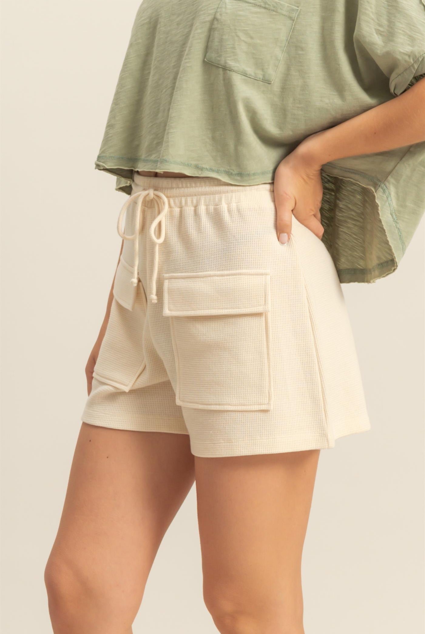 Wholesale Waffle Knit Front Pocket Shorts Shorts DZ25A793 ALPACA DOUBLE ZERO