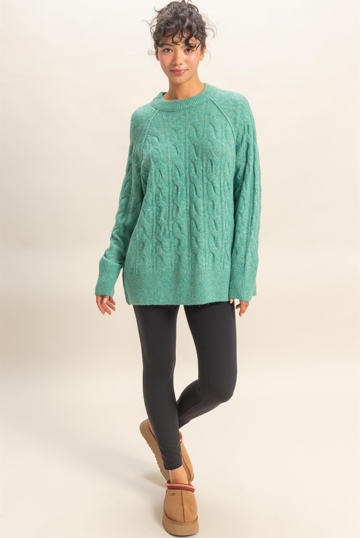 Wholesale Crew Neck Cable Knit Sweater Pullover Sweaters DZ25E957 EMERALD HYFVE