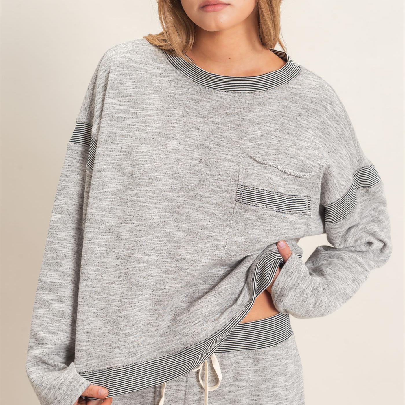 Wholesale Striped Trim Pocket Sweatshirt Sweatshirts HF26E557 HEATHER GRAY HYFVE