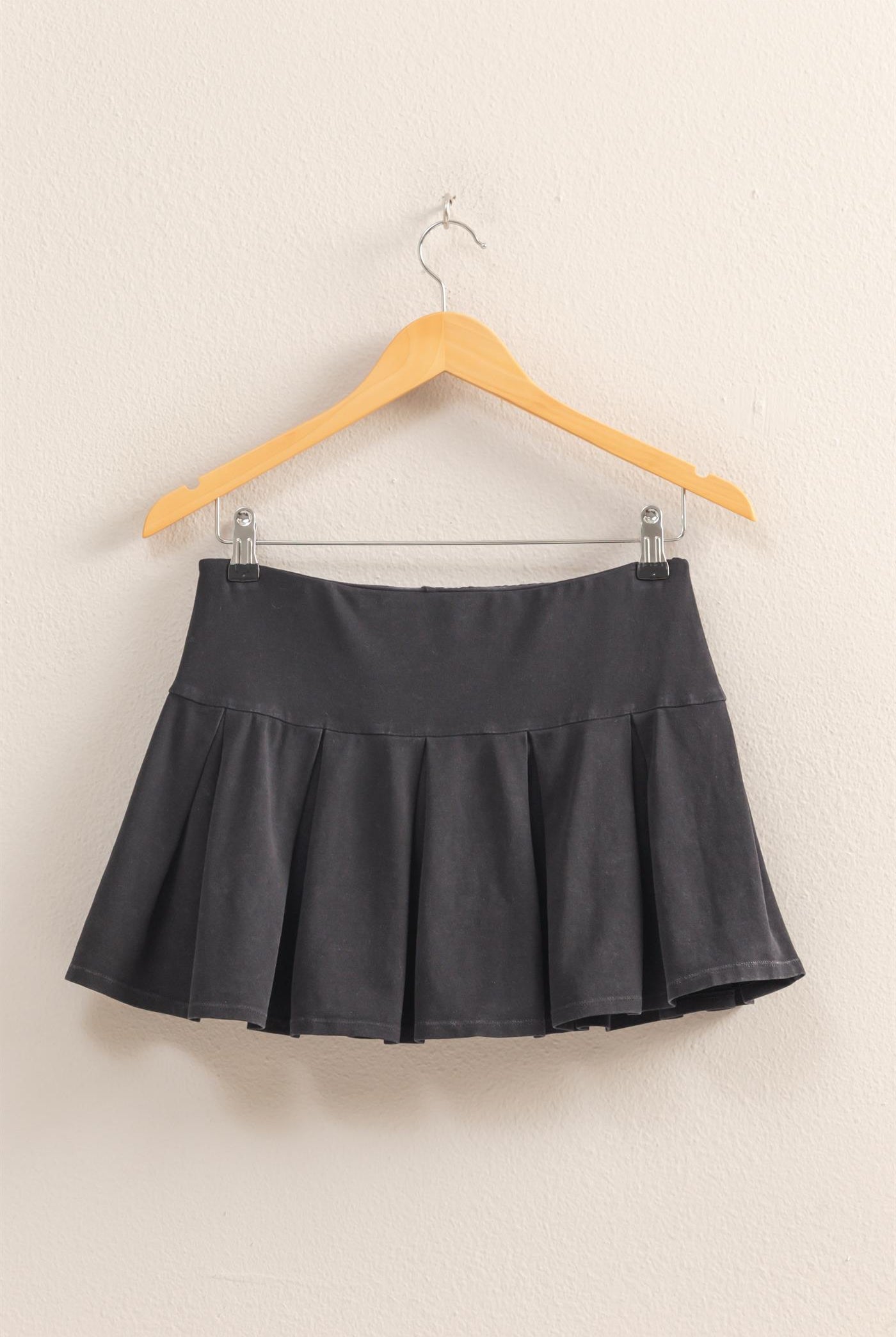 Wholesale Mid Rise Pleated Mini Skort Skorts DZ25A930 BLACK DOUBLE ZERO
