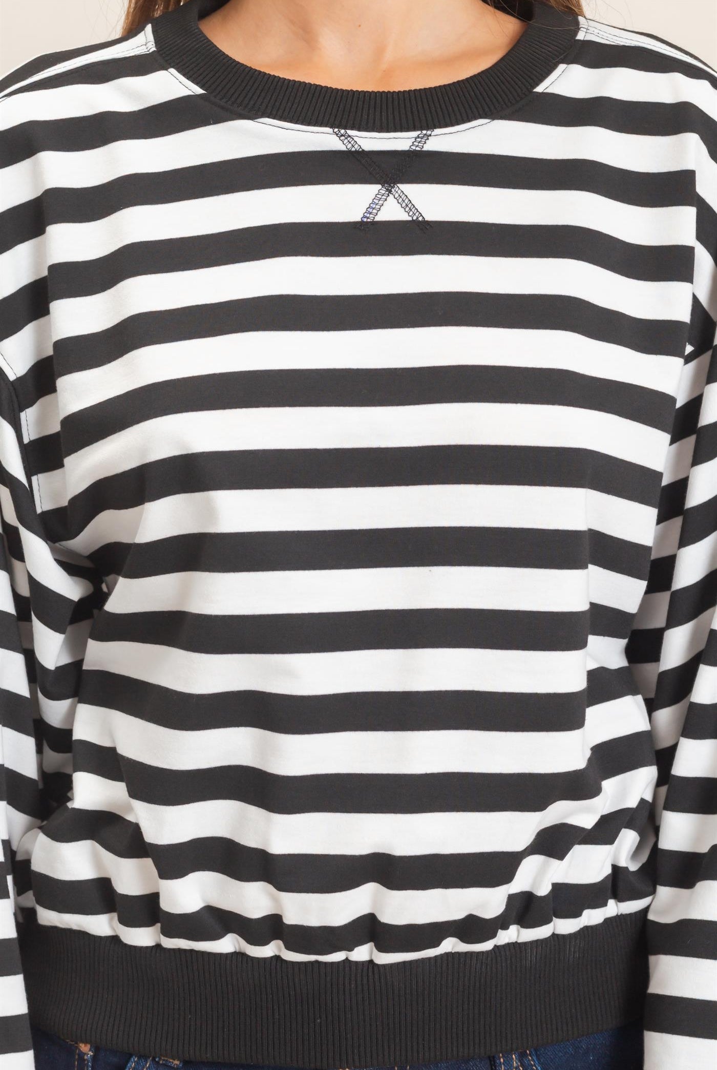 Wholesale Striped Crew Neck Sweatshirt Sweatshirts HF26E010 BLACK HYFVE