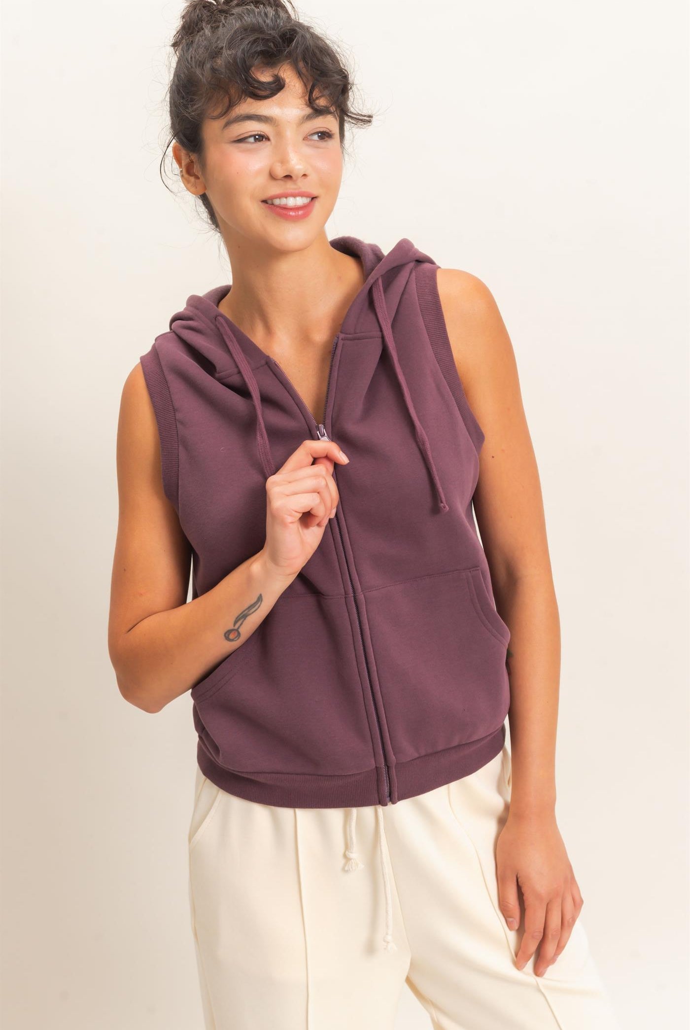 Wholesale Sleeveless Zip Up Hoodie Hoodies DZ26E330 COCOA DOUBLE ZERO