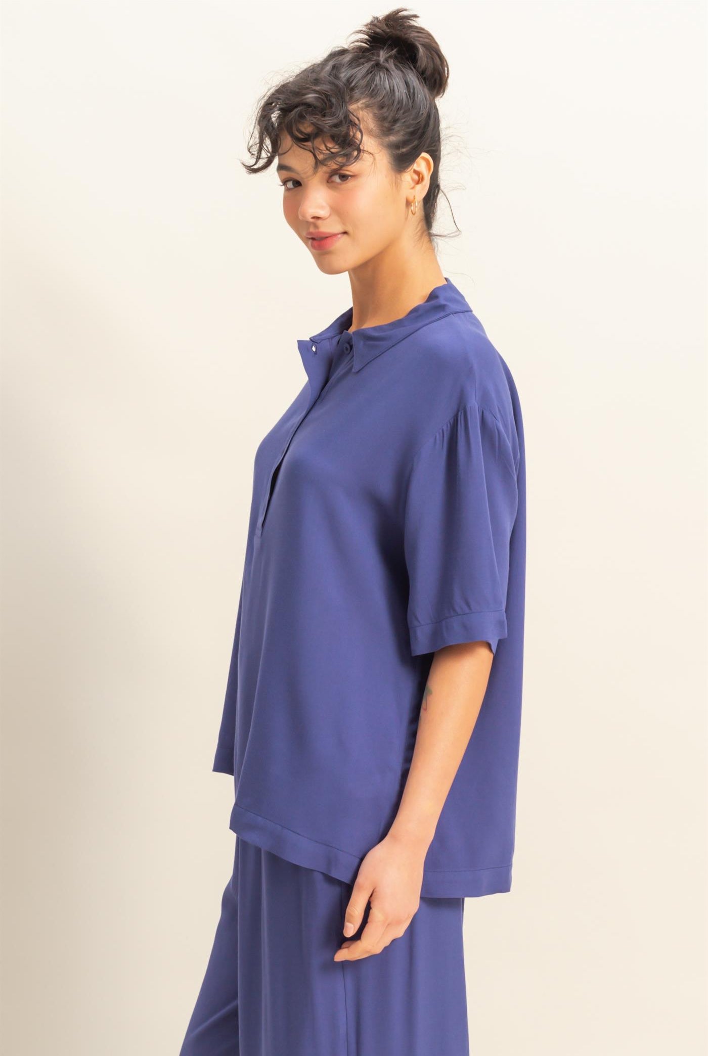 Wholesale Woven Half Button-Up Relaxed Top Clothing Tops DZ25C814 DUSTY INDIGO DOUBLE ZERO
