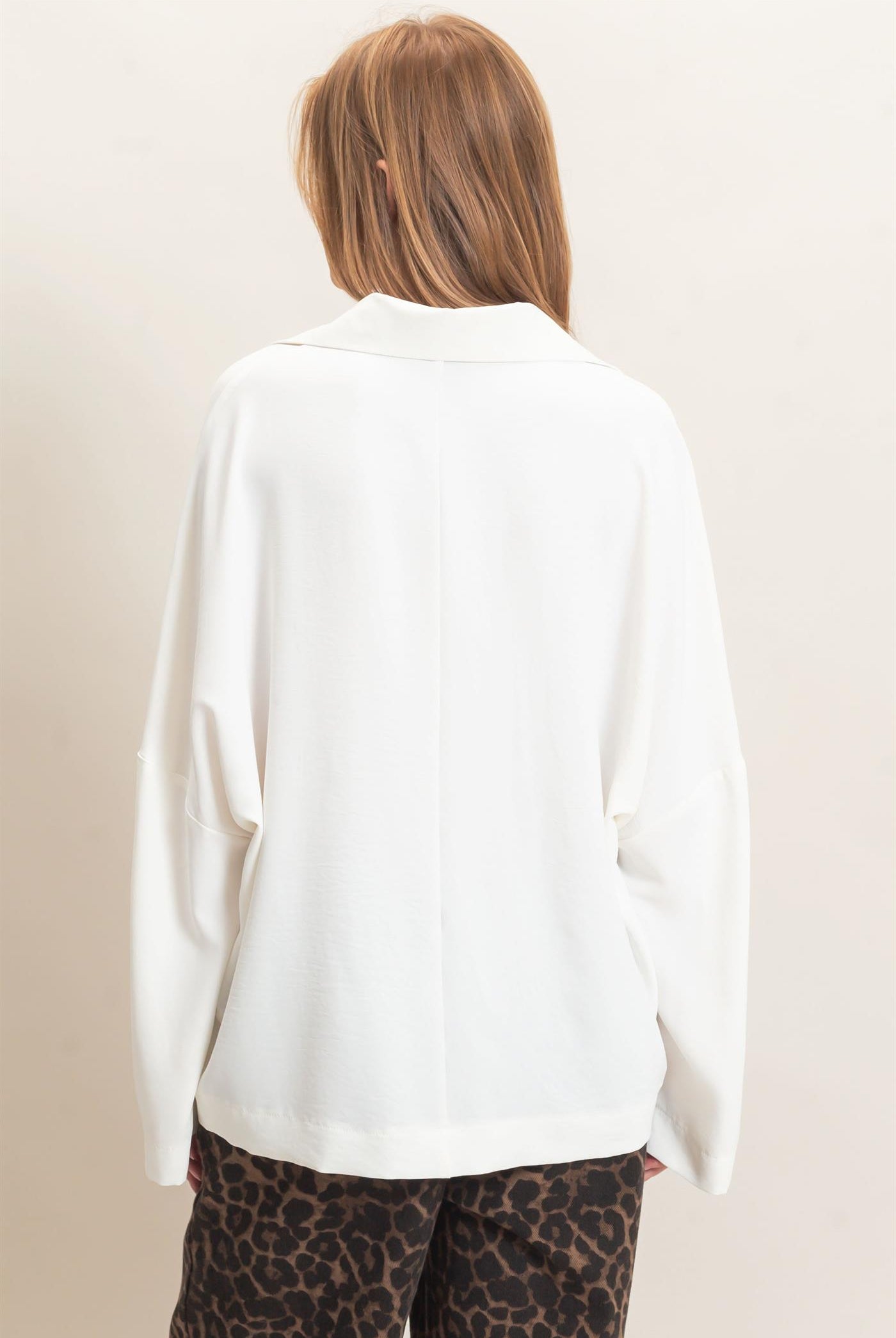 Wholesale Buttoned Collar Split Sleeve Top Clothing Tops HF26F071 OFF WHITE HYFVE