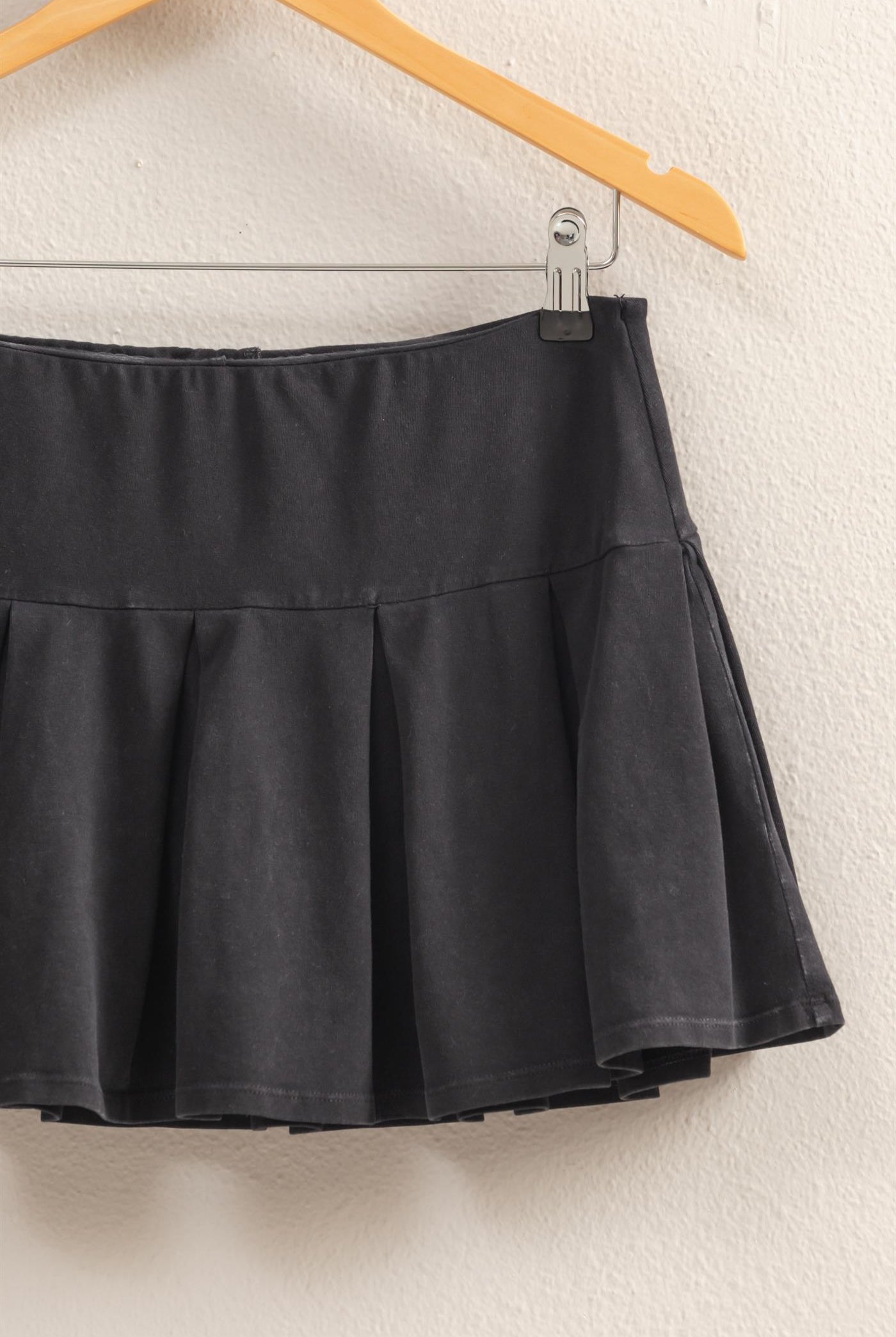 Wholesale Mid Rise Pleated Mini Skort Skorts DZ25A930 BLACK DOUBLE ZERO
