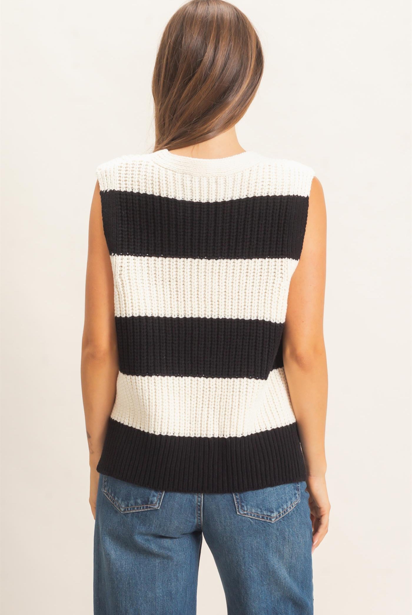 Wholesale V-Neck Striped Sweater Vest Sweaters HF26E482-D BLACK HYFVE