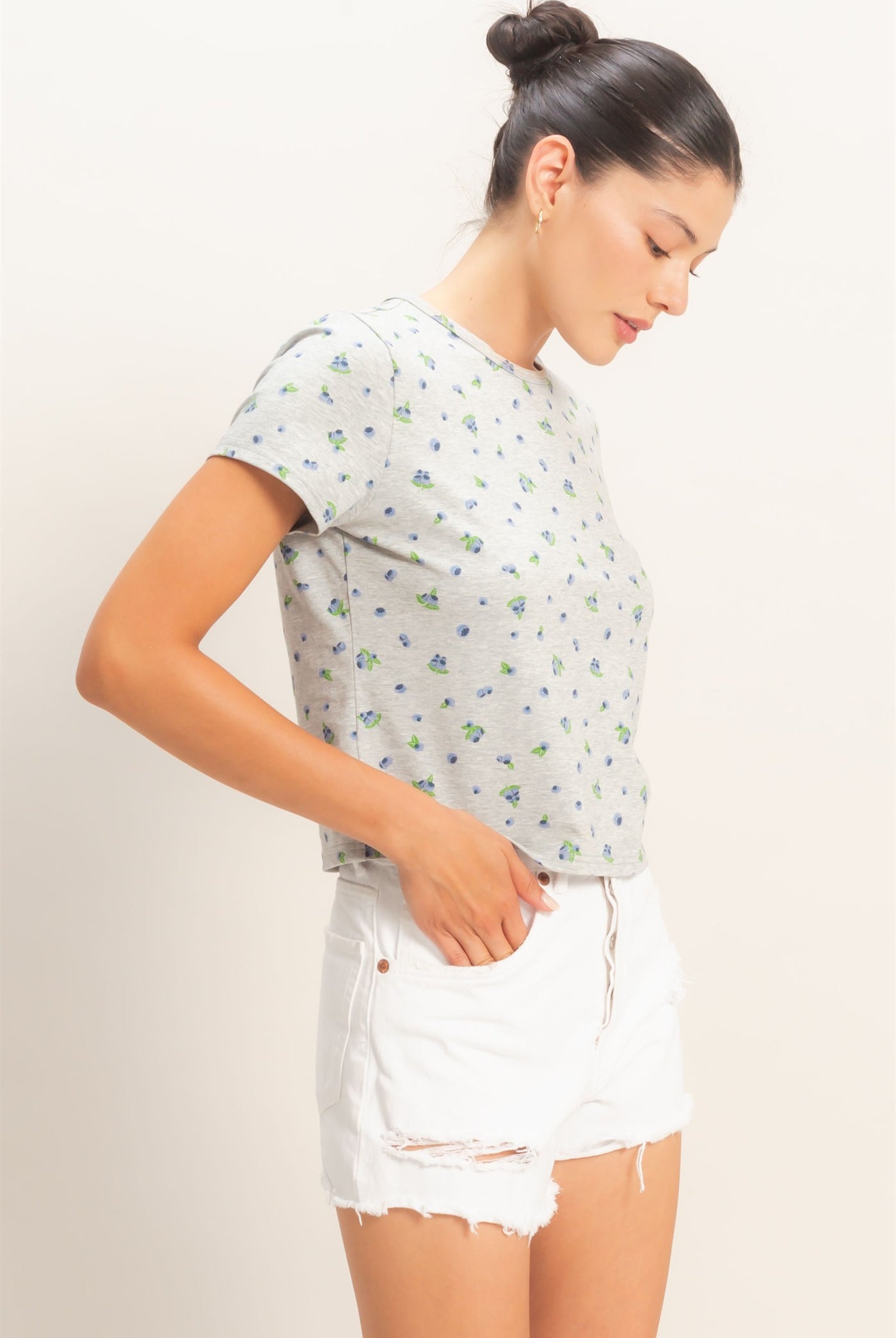 Wholesale Blueberry Print Crew Neck Tee Clothing Tops HF26C787 HEATHER GRAY HYFVE