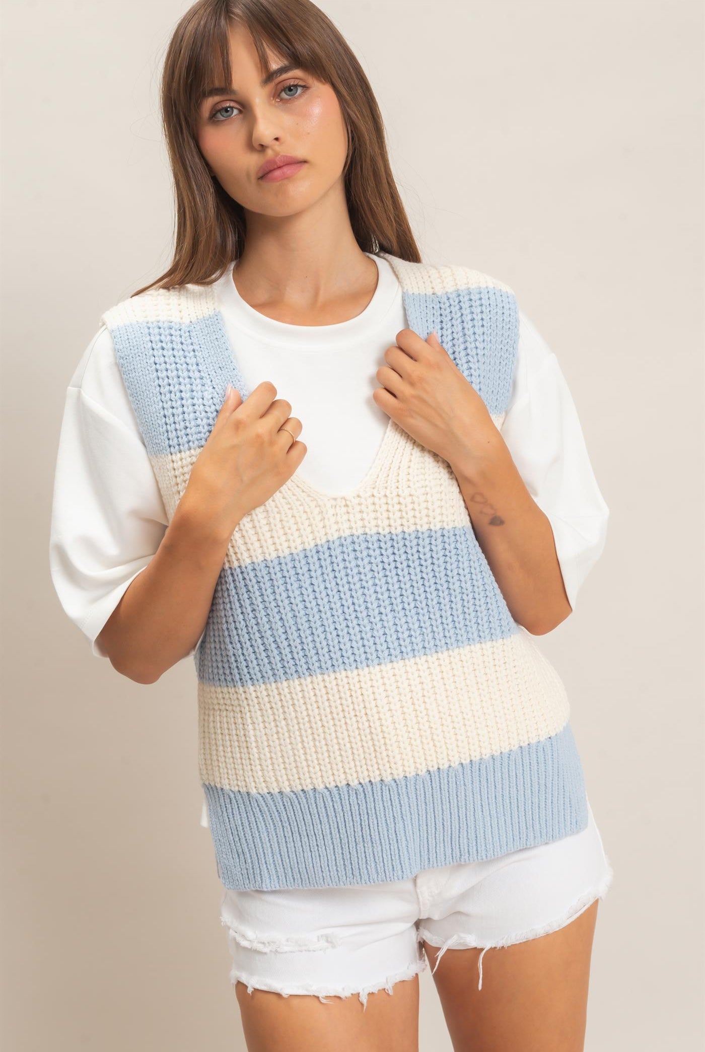 Wholesale V-Neck Striped Sweater Vest Sweaters HF26E482-D BLUE HYFVE