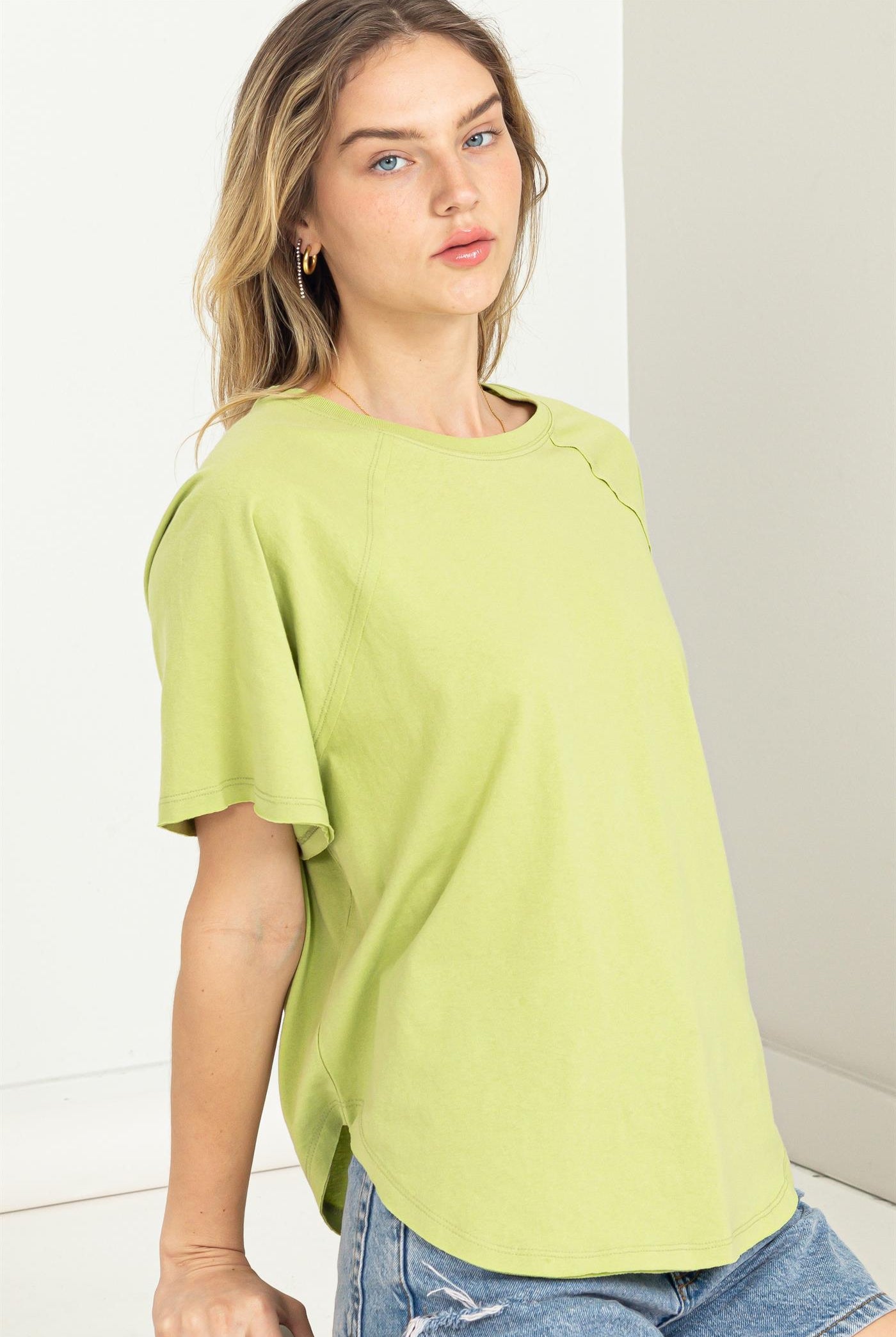 Wholesale Round Neck Curved Hem Short Sleeve T Shirt Clothing Tops DZ23C325 PALE OLIVE HYFVE