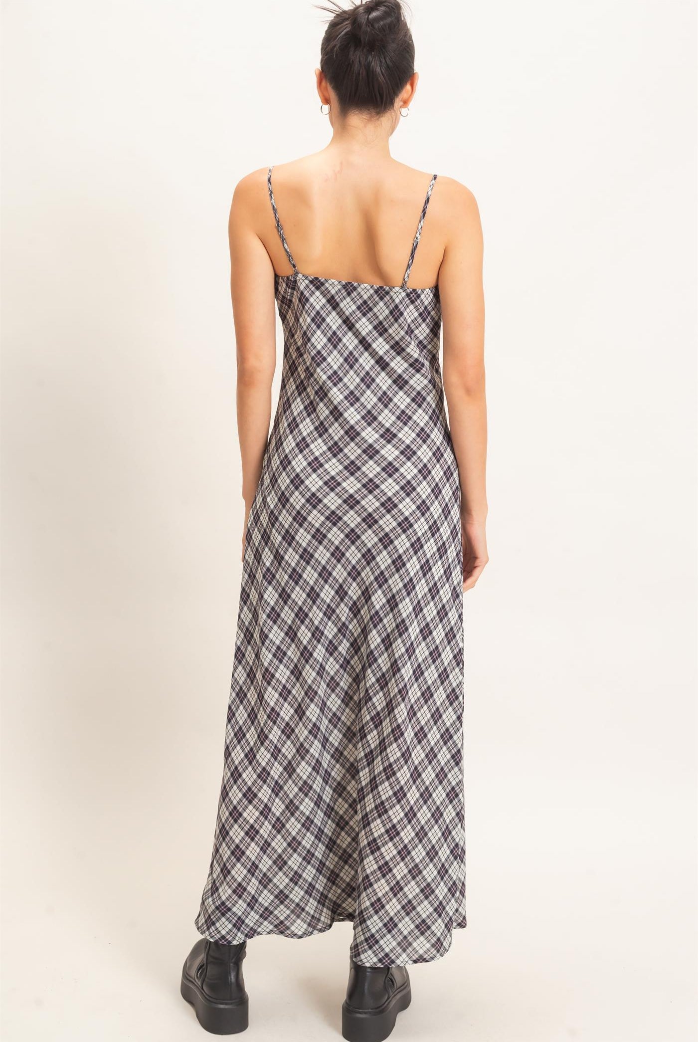 Wholesale Plaid Spaghetti Strap Maxi Dress Dresses HF26E573 BLACK HYFVE