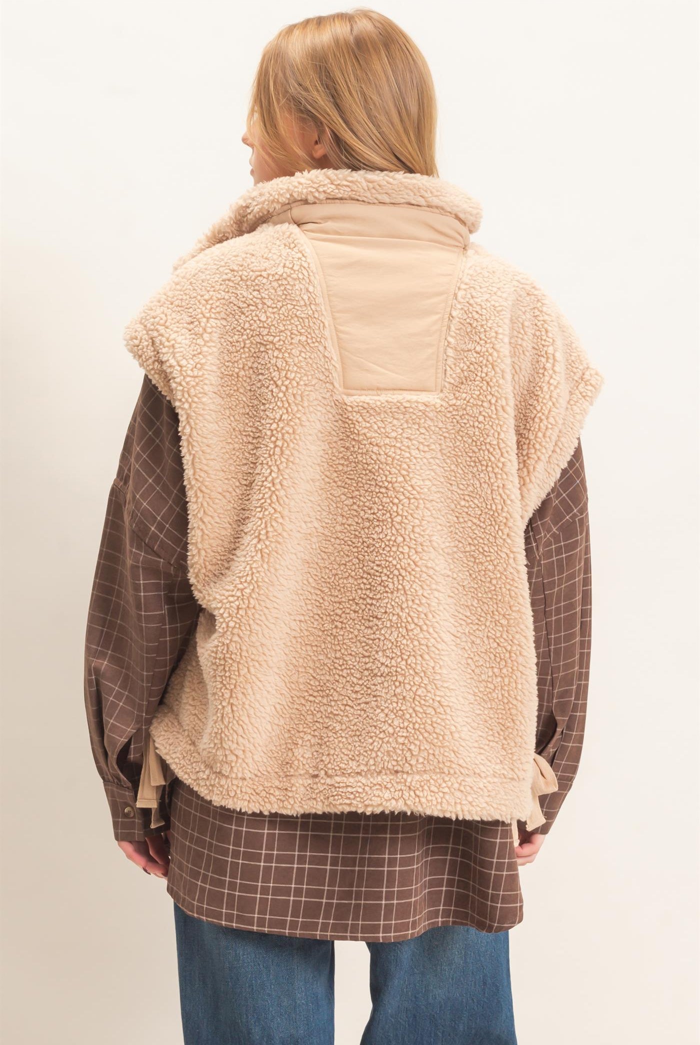 Wholesale Sherpa Vest With Snap Closure Outerwear HF26F131-D BEIGE HYFVE