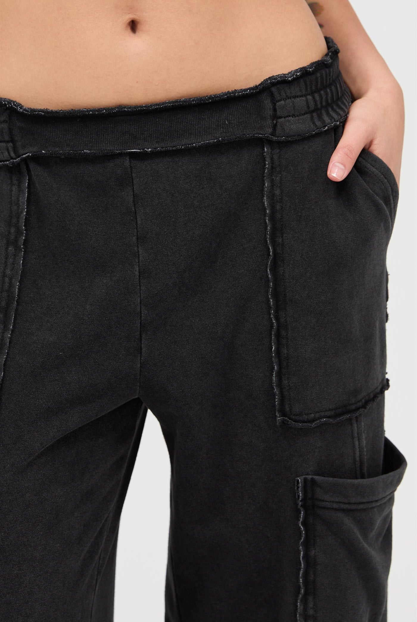 Wholesale Mineral Wash Wide Leg Cargo Pants Pants DZ26A256 BLACK DOUBLE ZERO