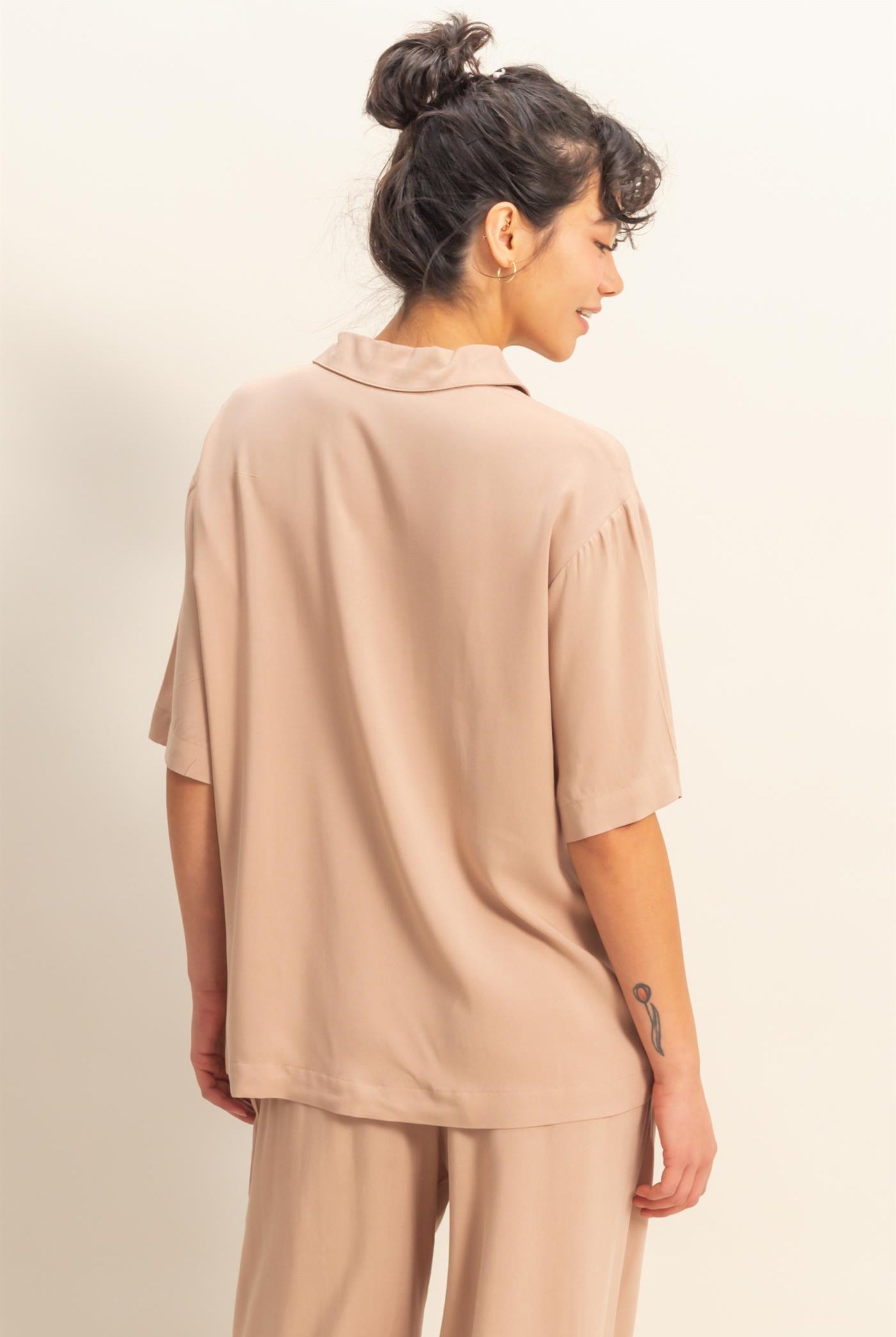 Wholesale Woven Half Button-Up Relaxed Top Clothing Tops DZ25C814 DARK TAUPE DOUBLE ZERO