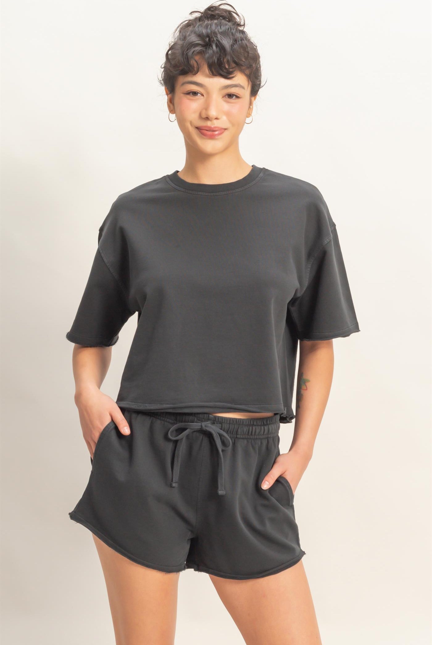 Wholesale Short Sleeve Crew Neck Top And Shorts Set Clothing DZ26C668-SET BLACK DOUBLE ZERO