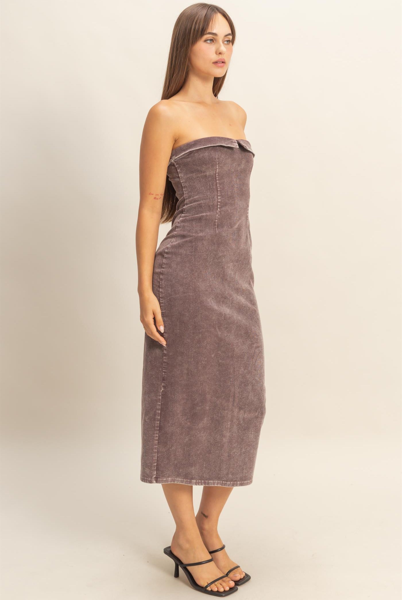 Wholesale Chic Mineral Washed Strapless Midi Dress Dresses HF25F379 BROWN HYFVE