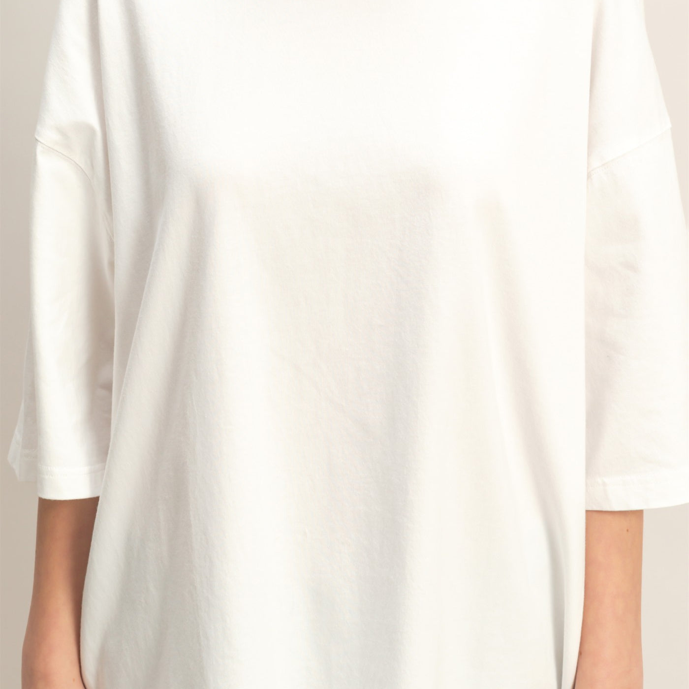 Wholesale Washed Oversized Crew Neck Top Shirts HF26A725 WHITE HYFVE