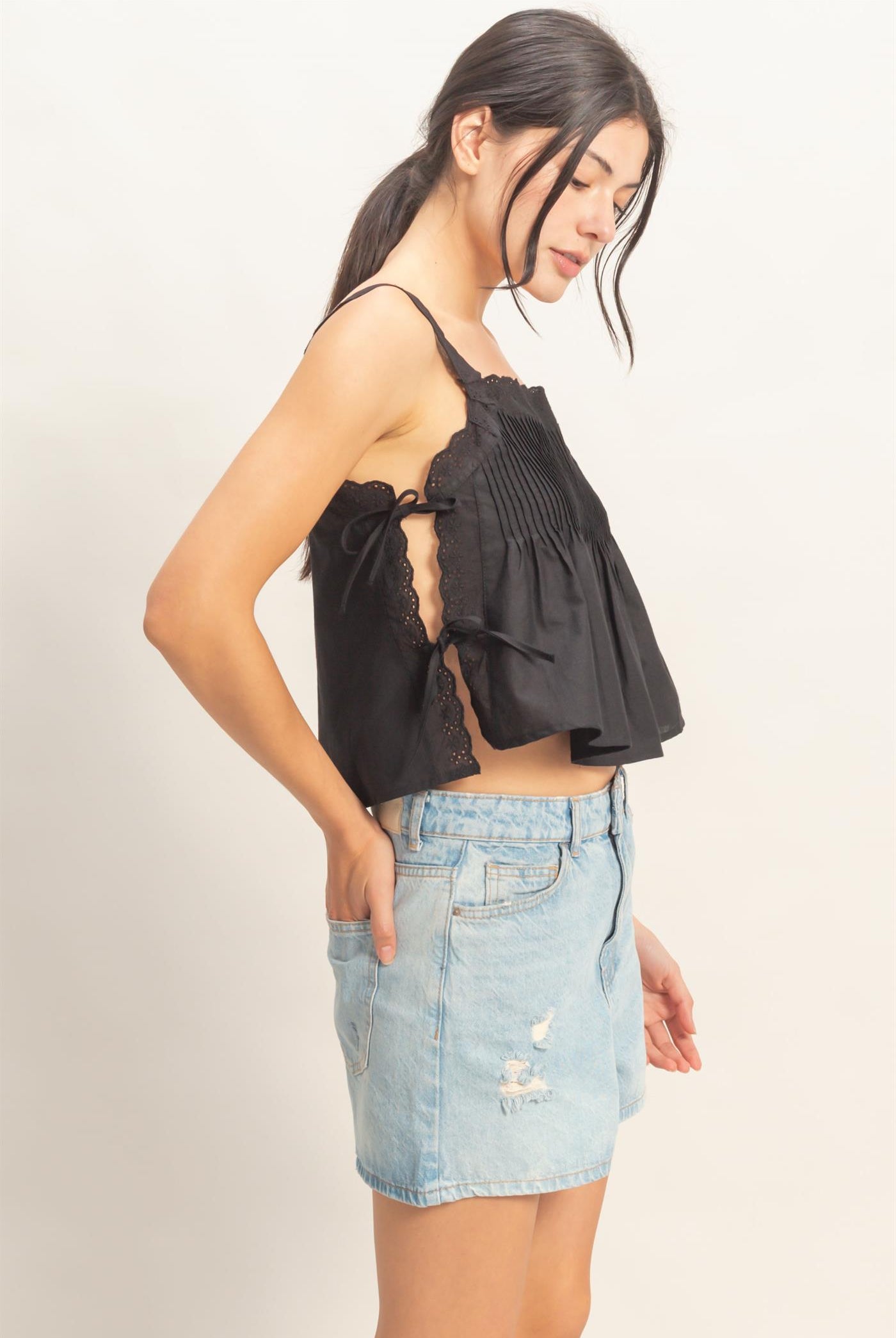 Wholesale Pleated Lace Trim Tank Tank Tops HF26C271 BLACK HYFVE