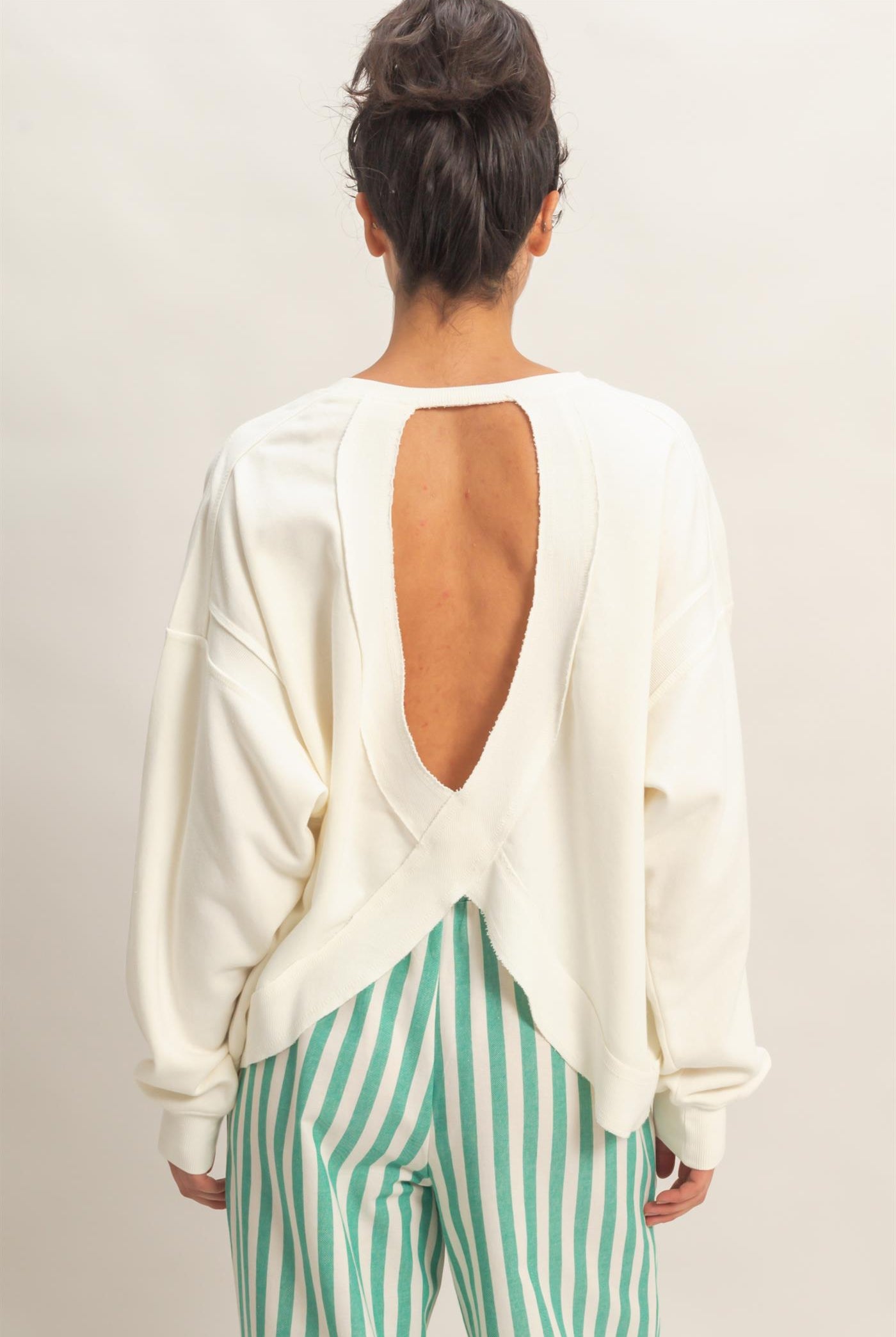 Wholesale Oversized Cross Detail Open Back Sweatshirt Clothing Tops DZ26E050 CREAM DOUBLE ZERO