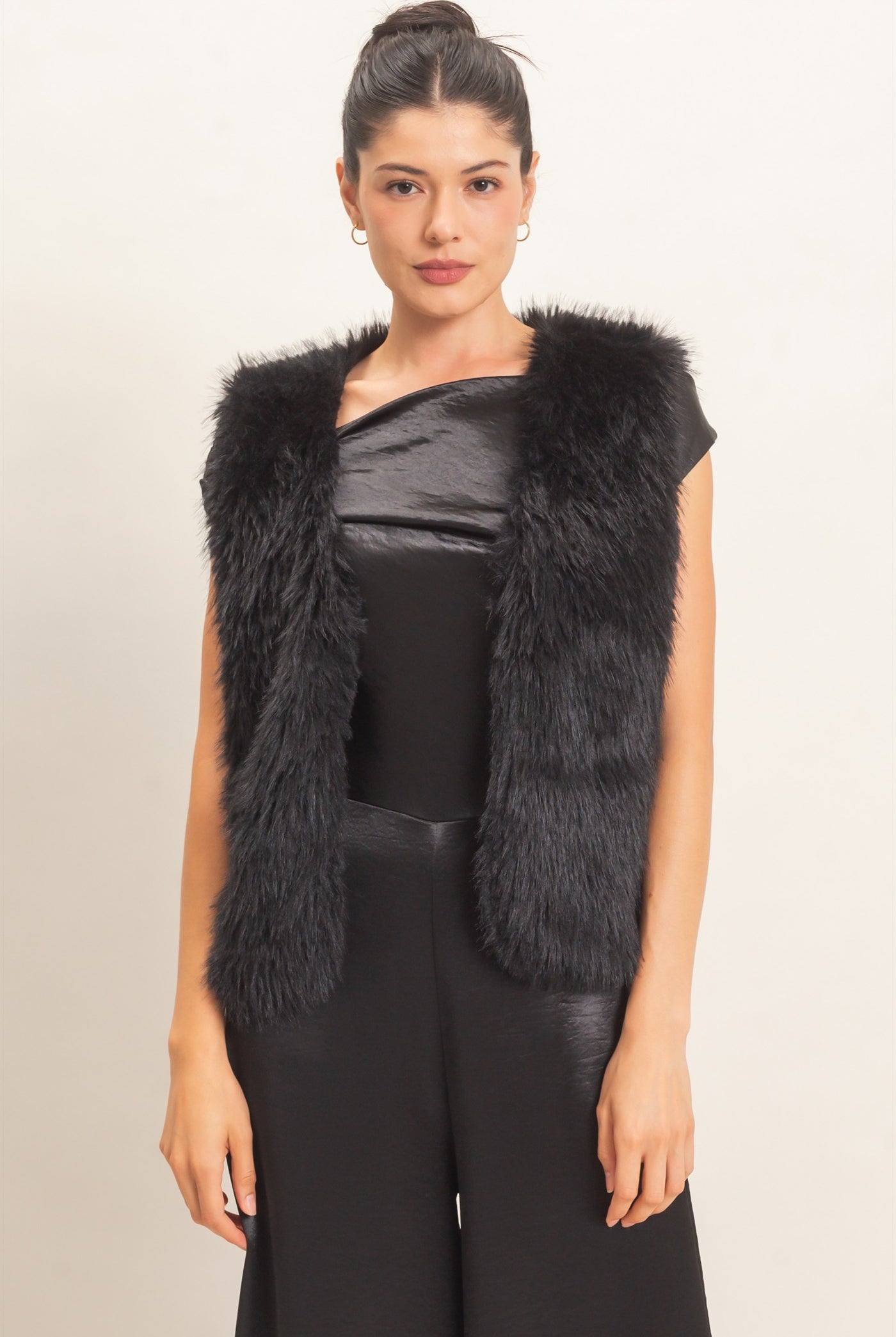 Wholesale Open-Front Faux Fur Vest Vests HF26F164 BLACK HYFVE