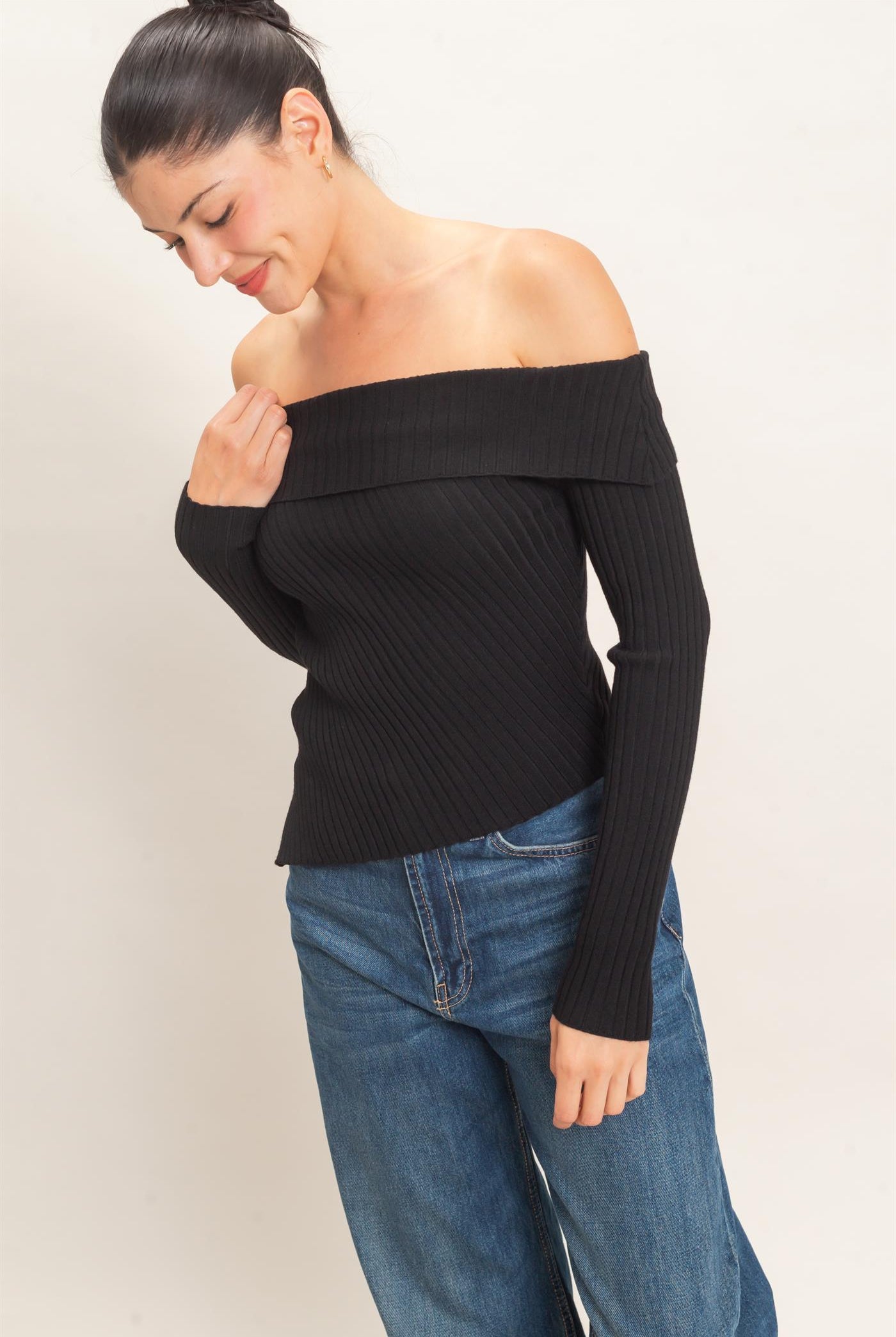Wholesale Ribbed Off-Shoulder Sweater Sweaters HF26E937 BLACK HYFVE