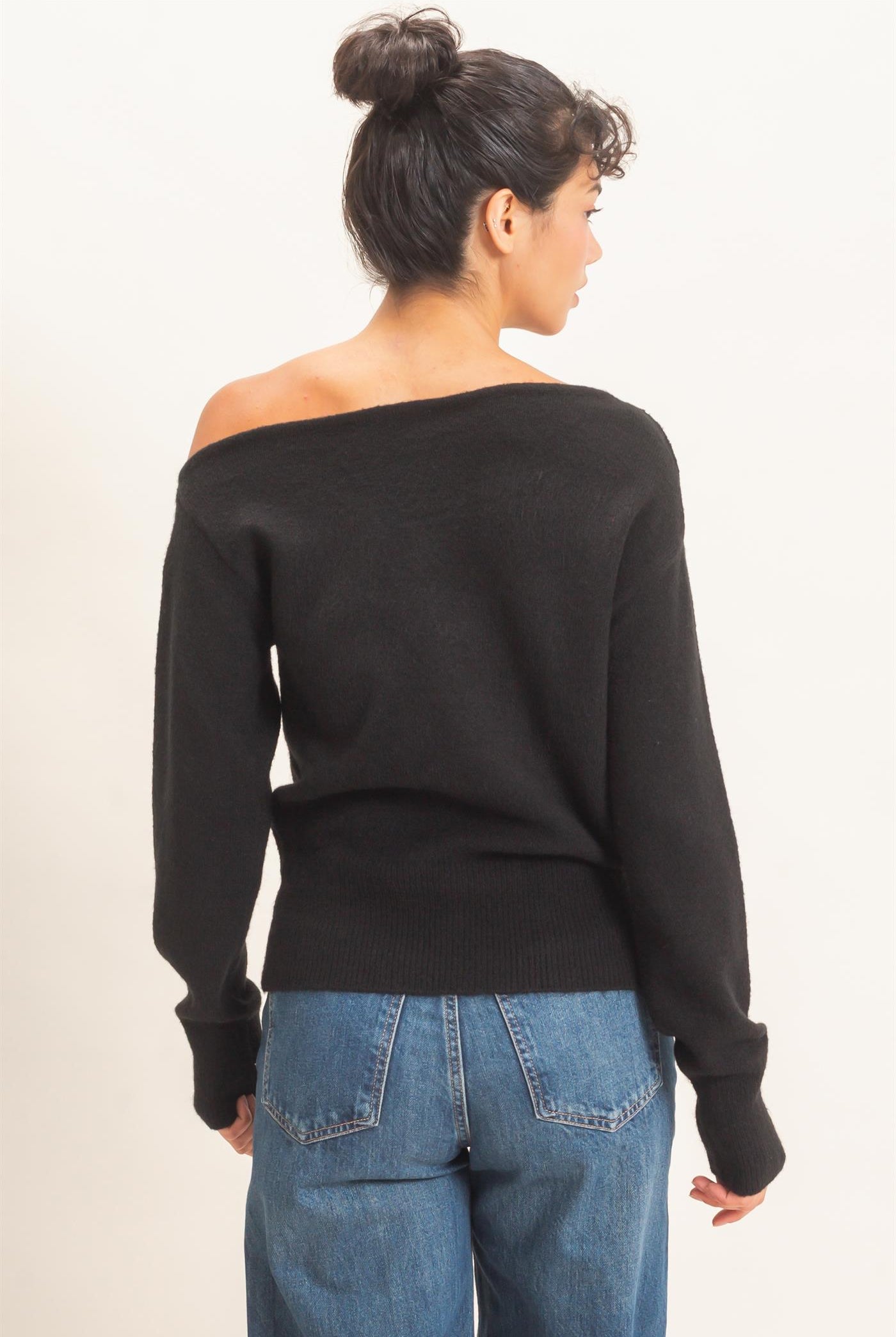 Wholesale Off The Shoulder Sweater Top Sweaters DZ26F290 BLACK DOUBLE ZERO