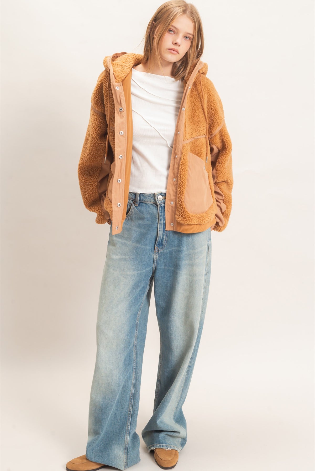Wholesale Contrast Panel Sherpa Hooded Jacket Hoodies HF26E989 CAMEL HYFVE