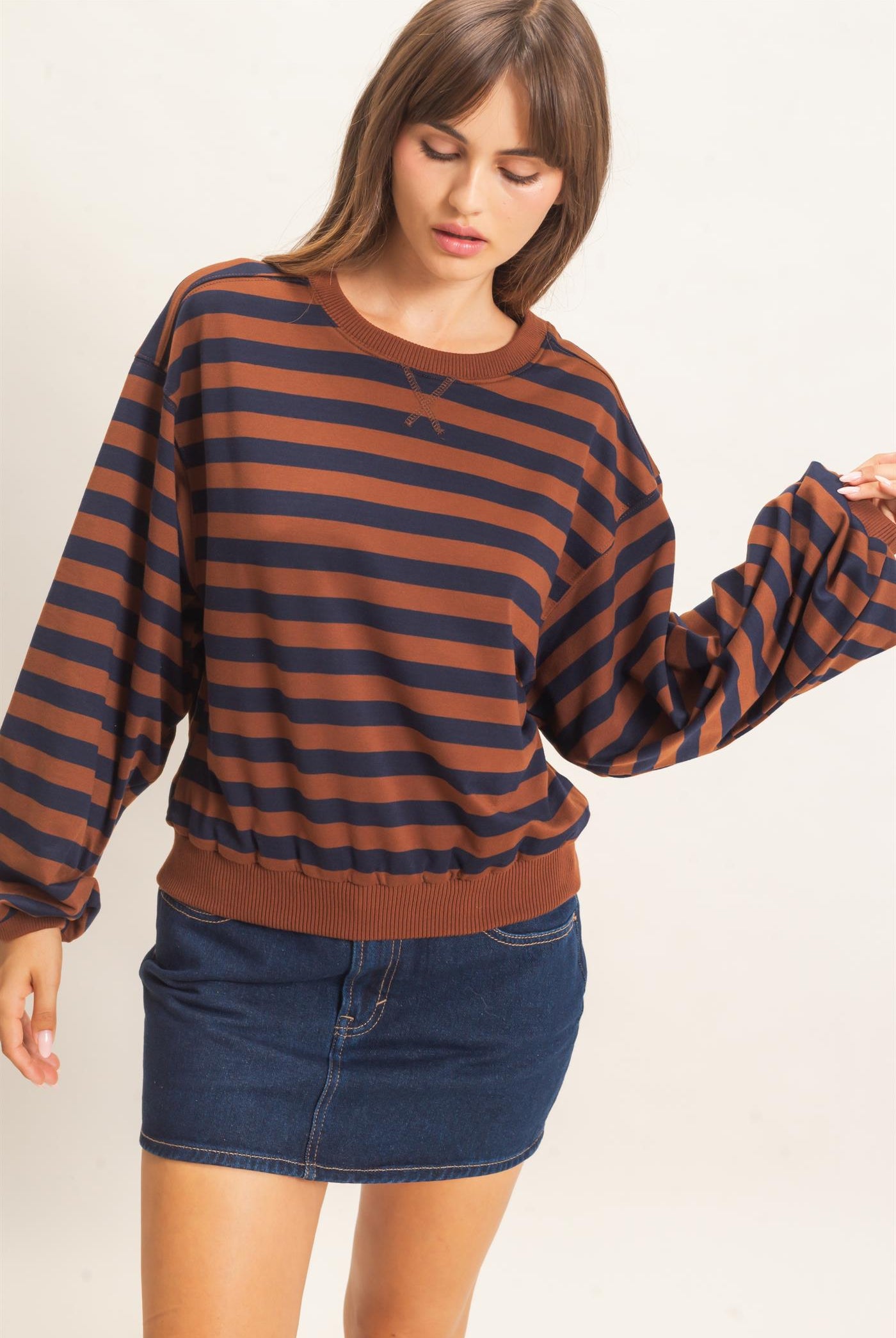 Wholesale Striped Crew Neck Sweatshirt Sweatshirts HF26E010 BROWN HYFVE