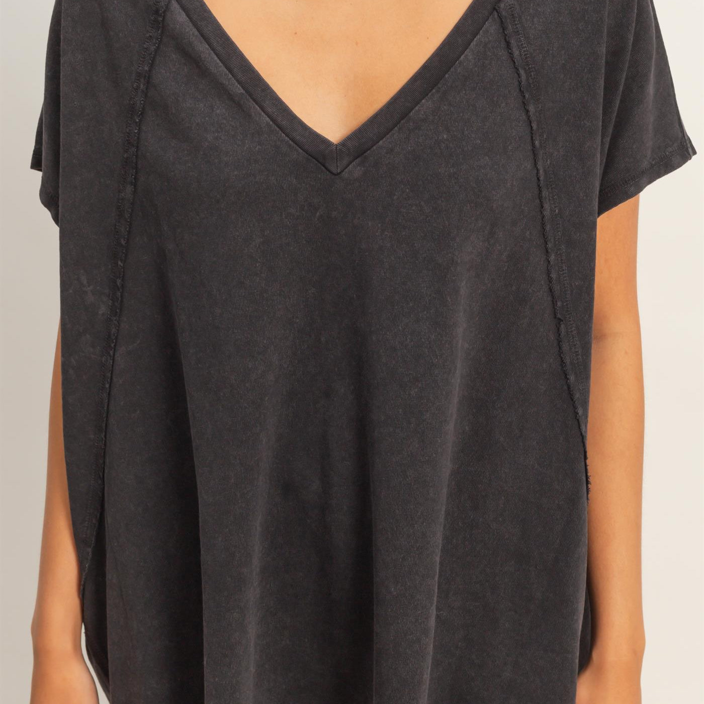 Wholesale Oversized V-Neck Mineral Washed Top Clothing Tops DZ26A585 BLACK DOUBLE ZERO