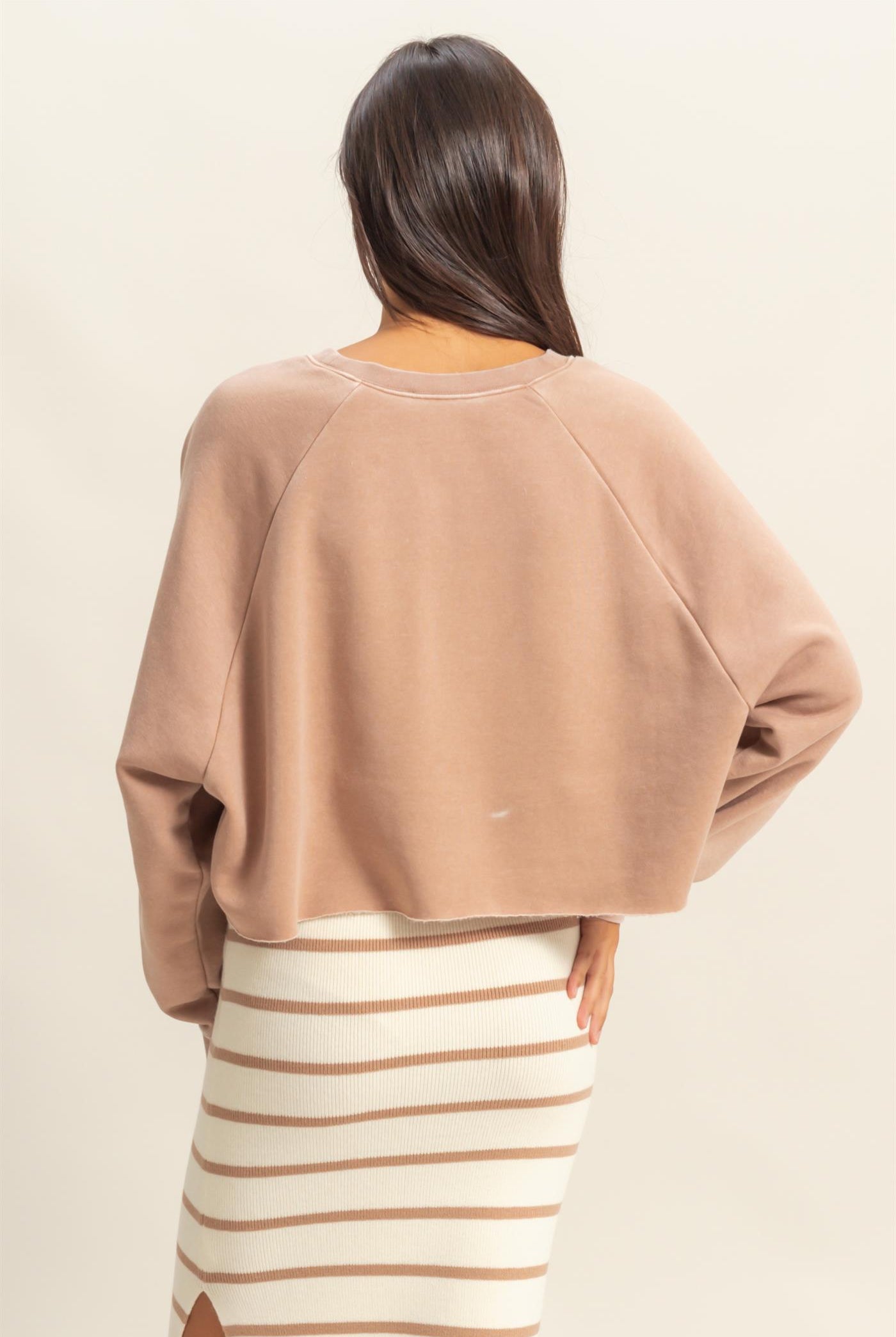 Wholesale Laid Back Crop Sweatshirt Sweatshirts DZ25C445 DARK TAUPE DOUBLE ZERO