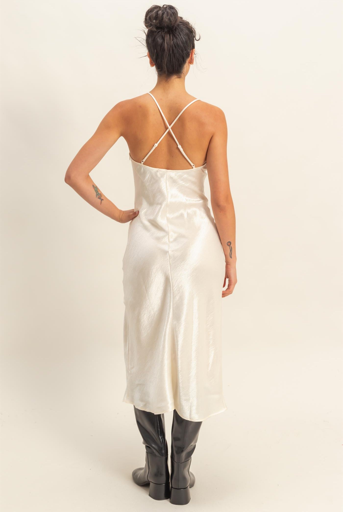 DZ25E902_CREAM_4257373