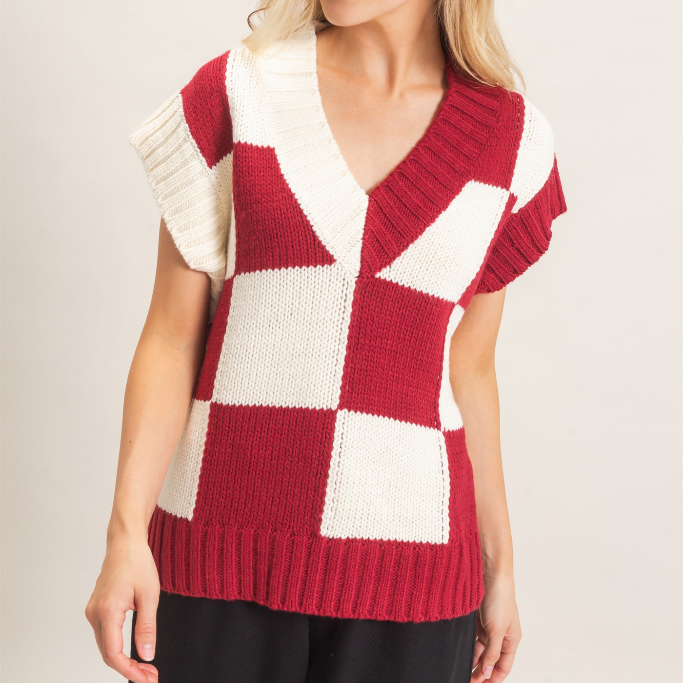 Wholesale Ribbed V-Neck Checkered Sweater Vest Sweaters HF26F180 BURGUNDY HYFVE