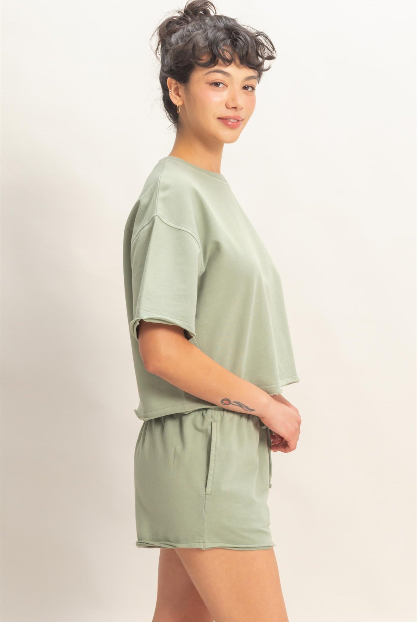 Wholesale Short Sleeve Crew Neck Top And Shorts Set Clothing DZ26C668-SET SAGE GREEN DOUBLE ZERO