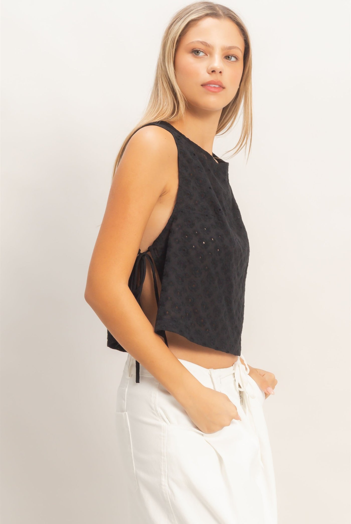 Wholesale Sleeveless Textured Top With Side Straps Clothing Tops HF26A242 BLACK HYFVE